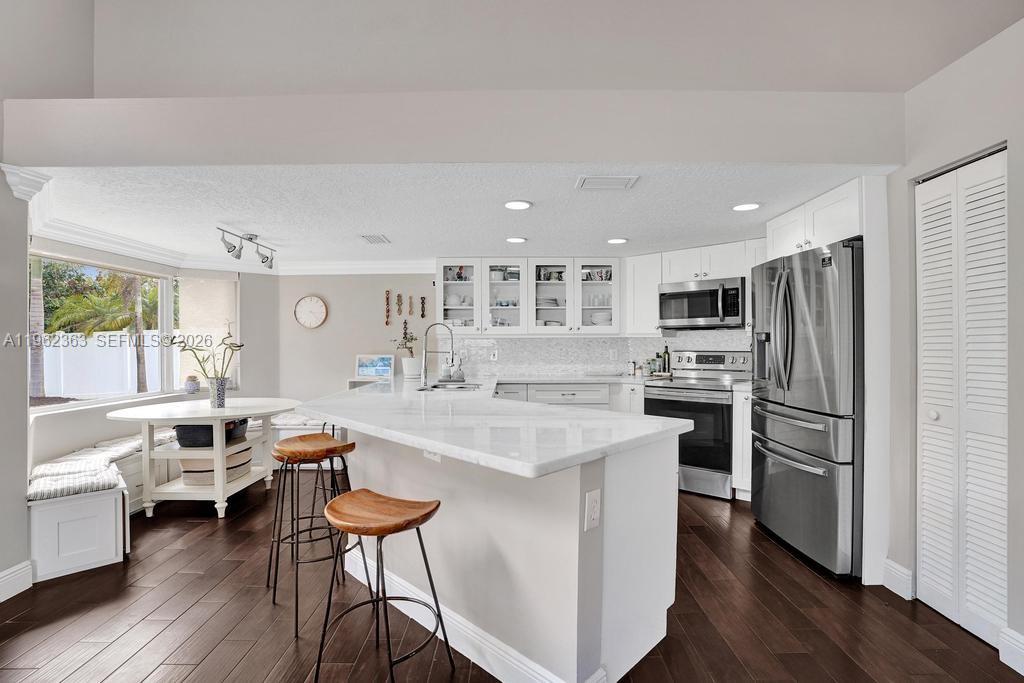 Homes for sale in Parkland, FL | 5720 Nw 62Nd Mnr, Parkland, FL 33067 | MLS# A11962363