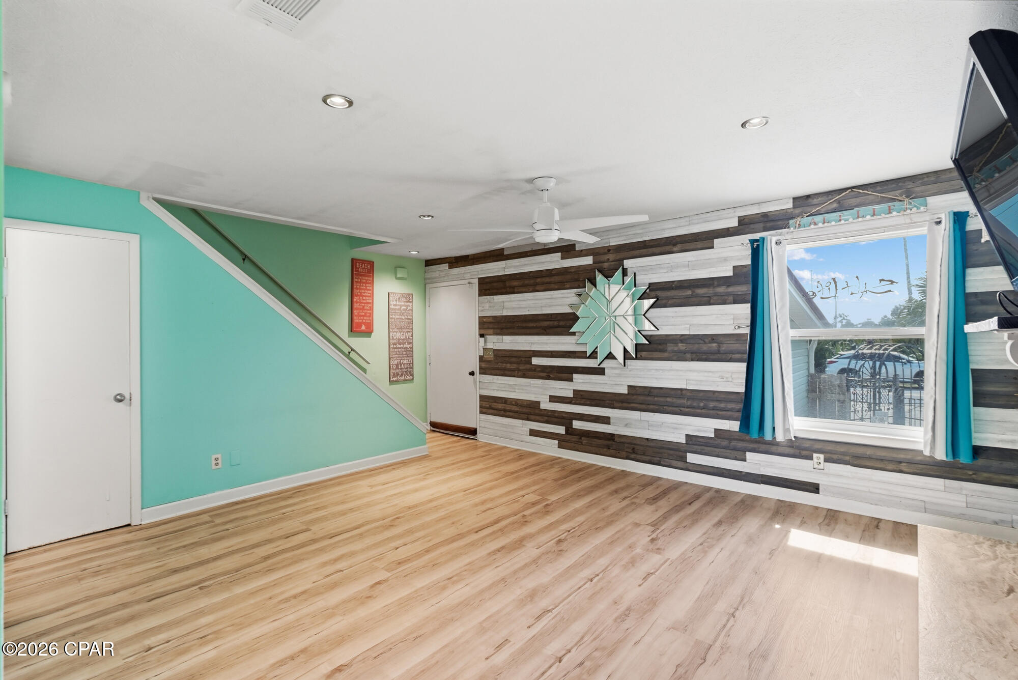 Image 11 For 5516 Beach Drive A