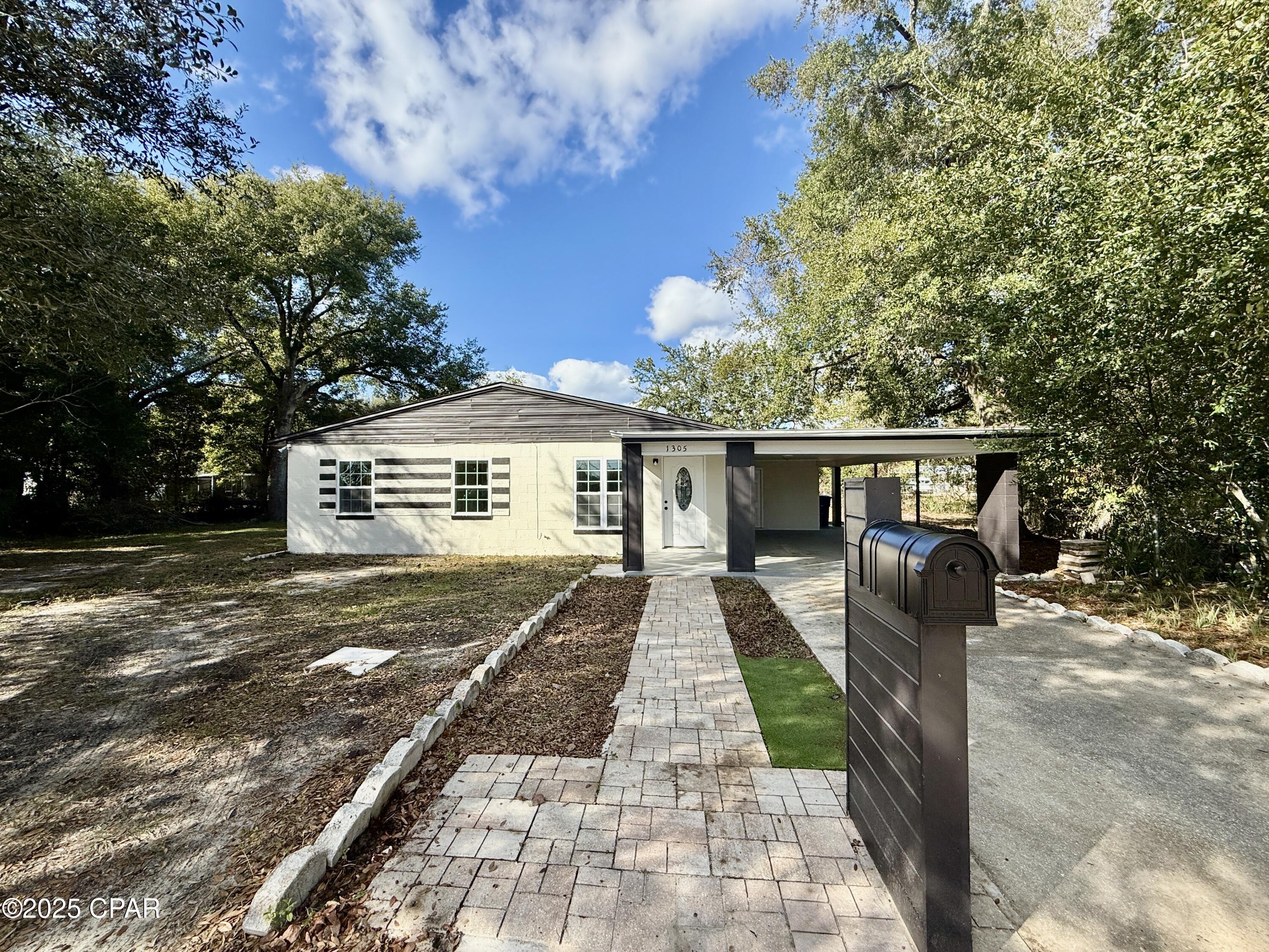 Image 2 For 1305 Flower Drive