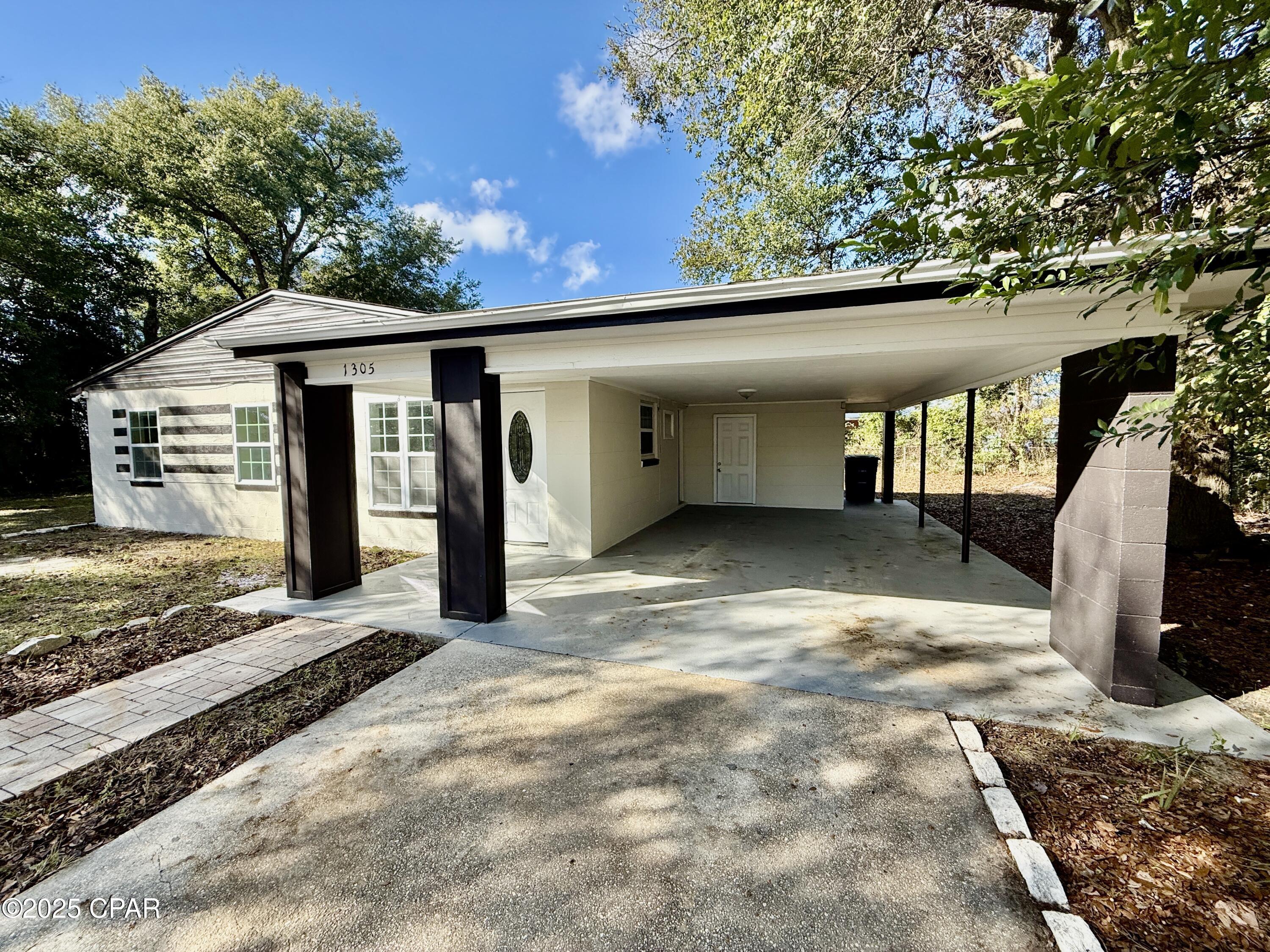 Image 3 For 1305 Flower Drive