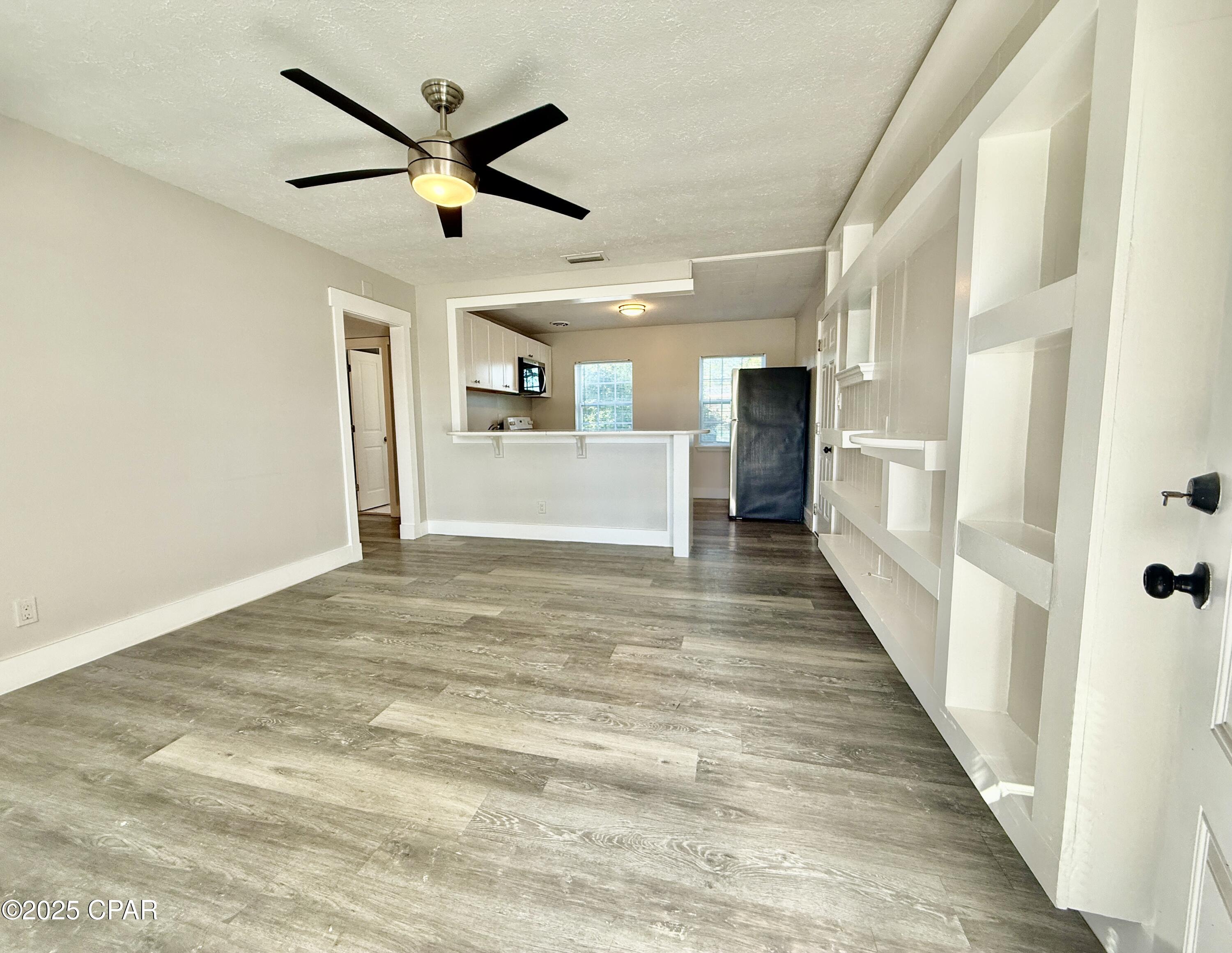 Image 7 For 1305 Flower Drive