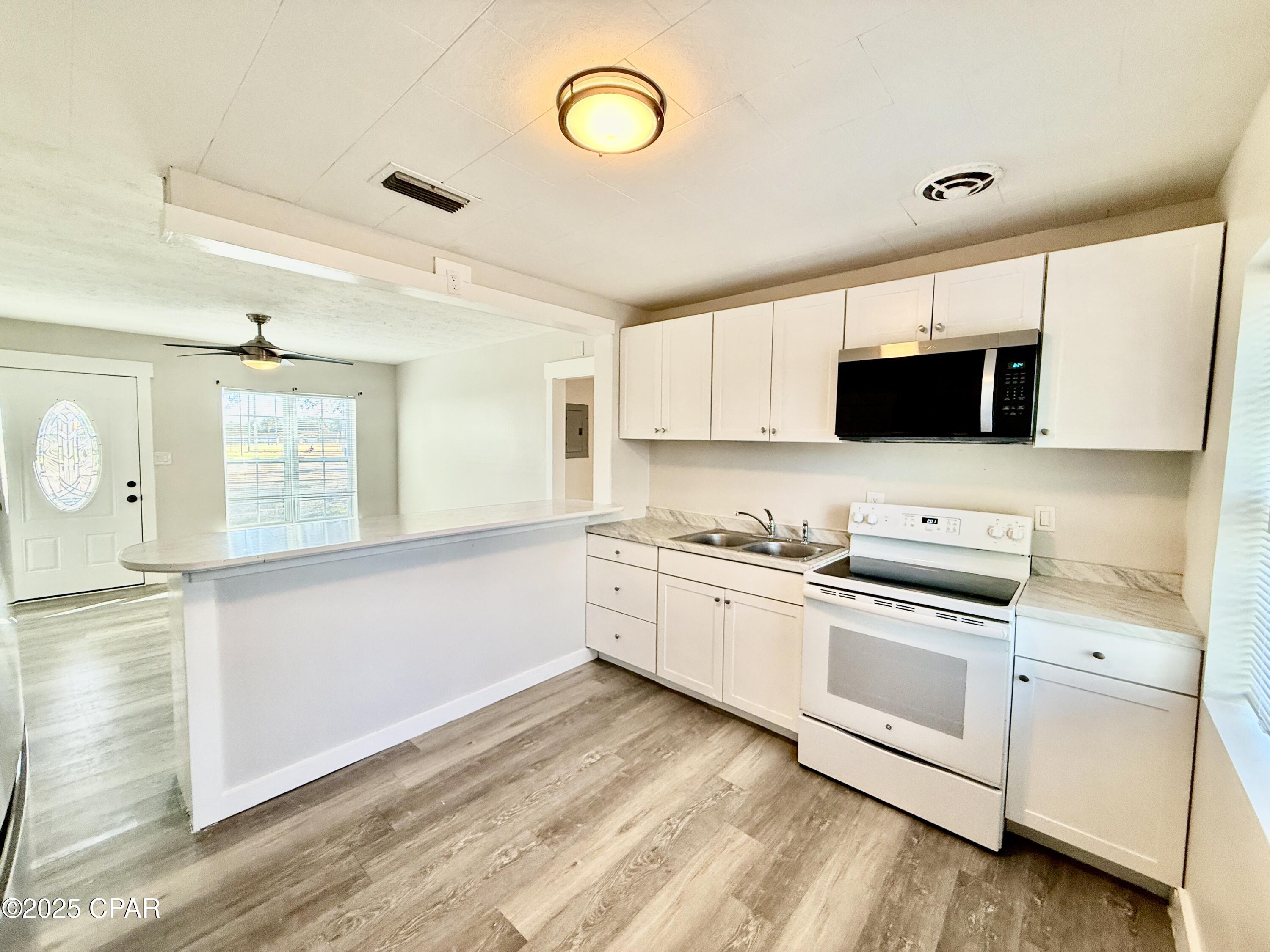 Image 8 For 1305 Flower Drive