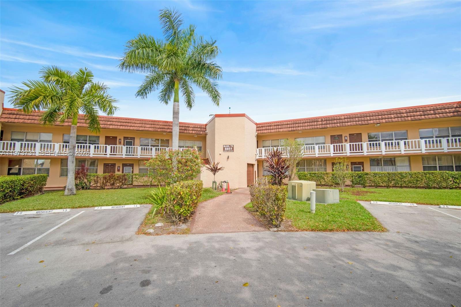 Sunrise Lakes 76 Condo