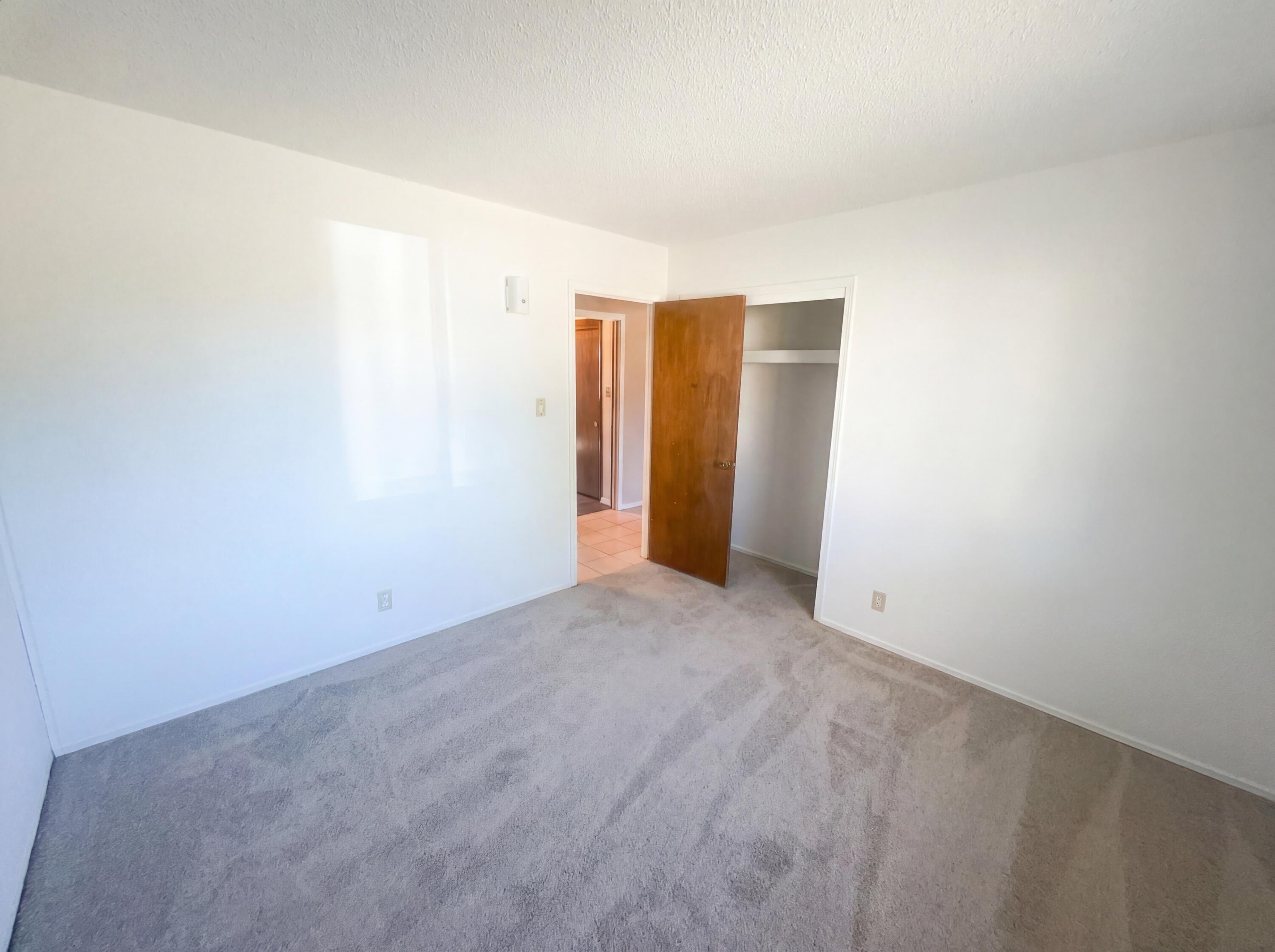 Photo 12 — 7212 Derickson Avenue NE