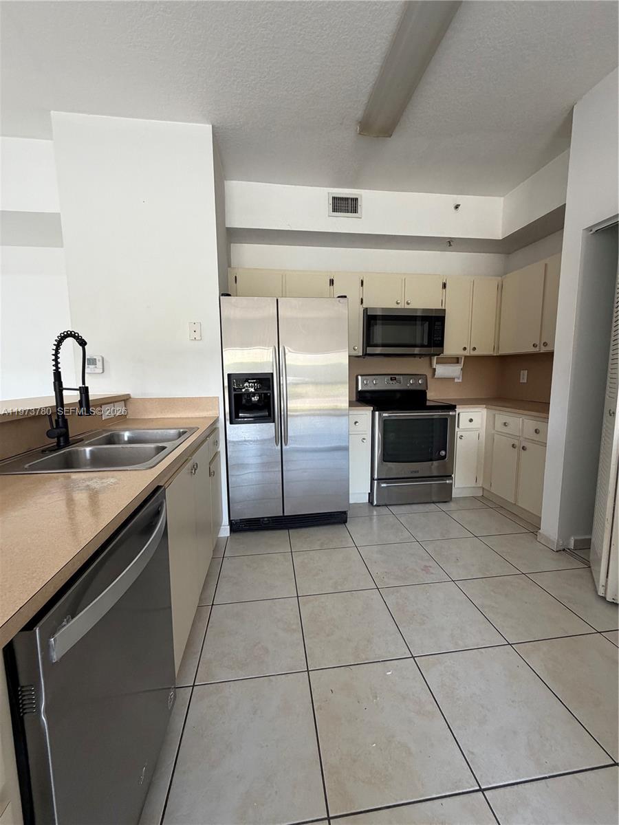 Palm Gardens At Doral Con