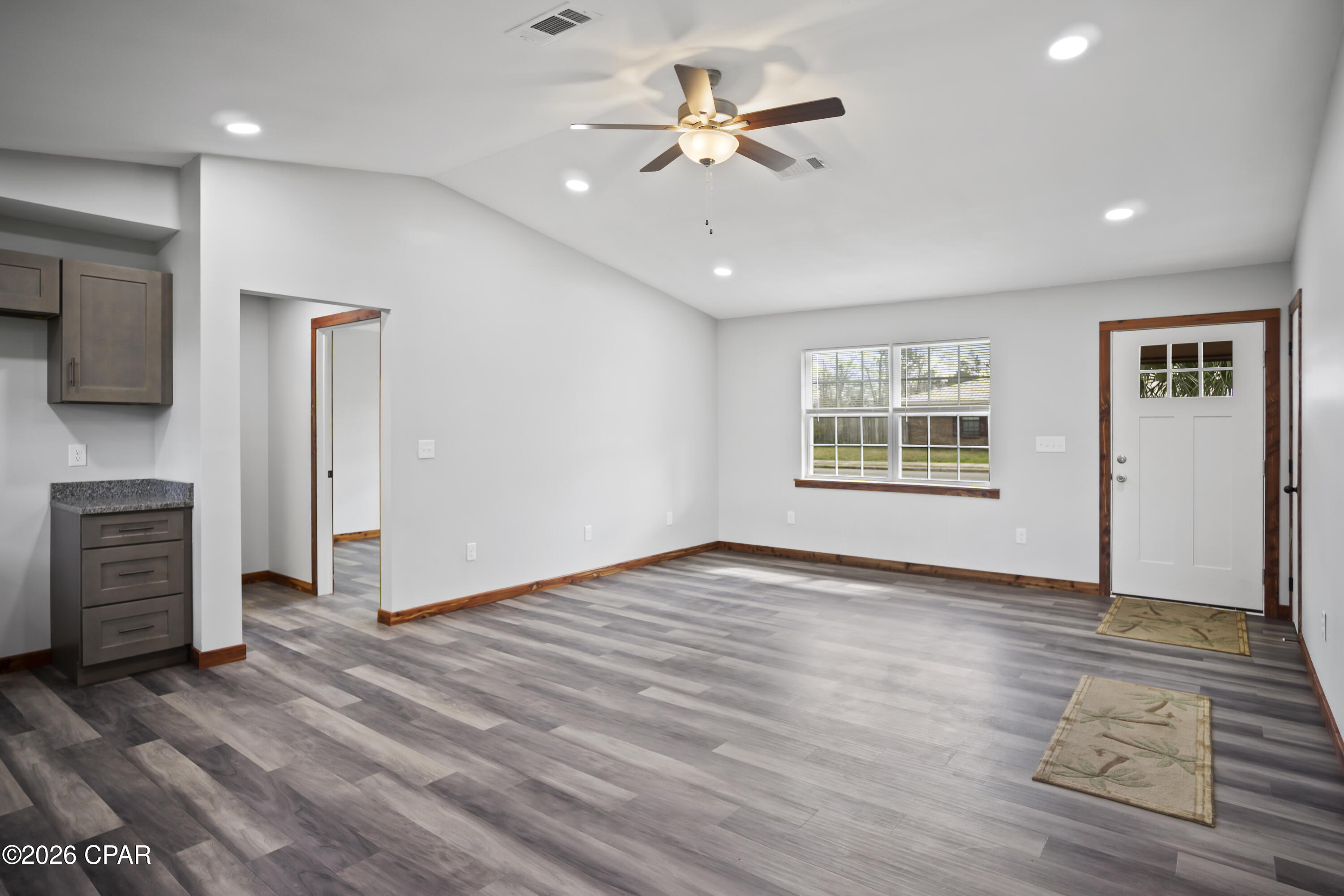 Image 11 For 20496 Lambert Avenue