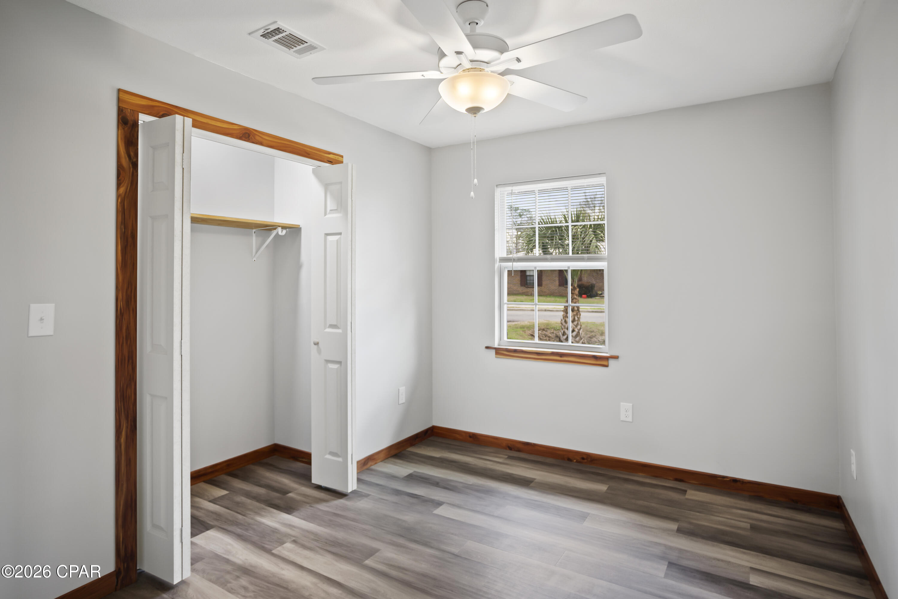 Image 21 For 20496 Lambert Avenue