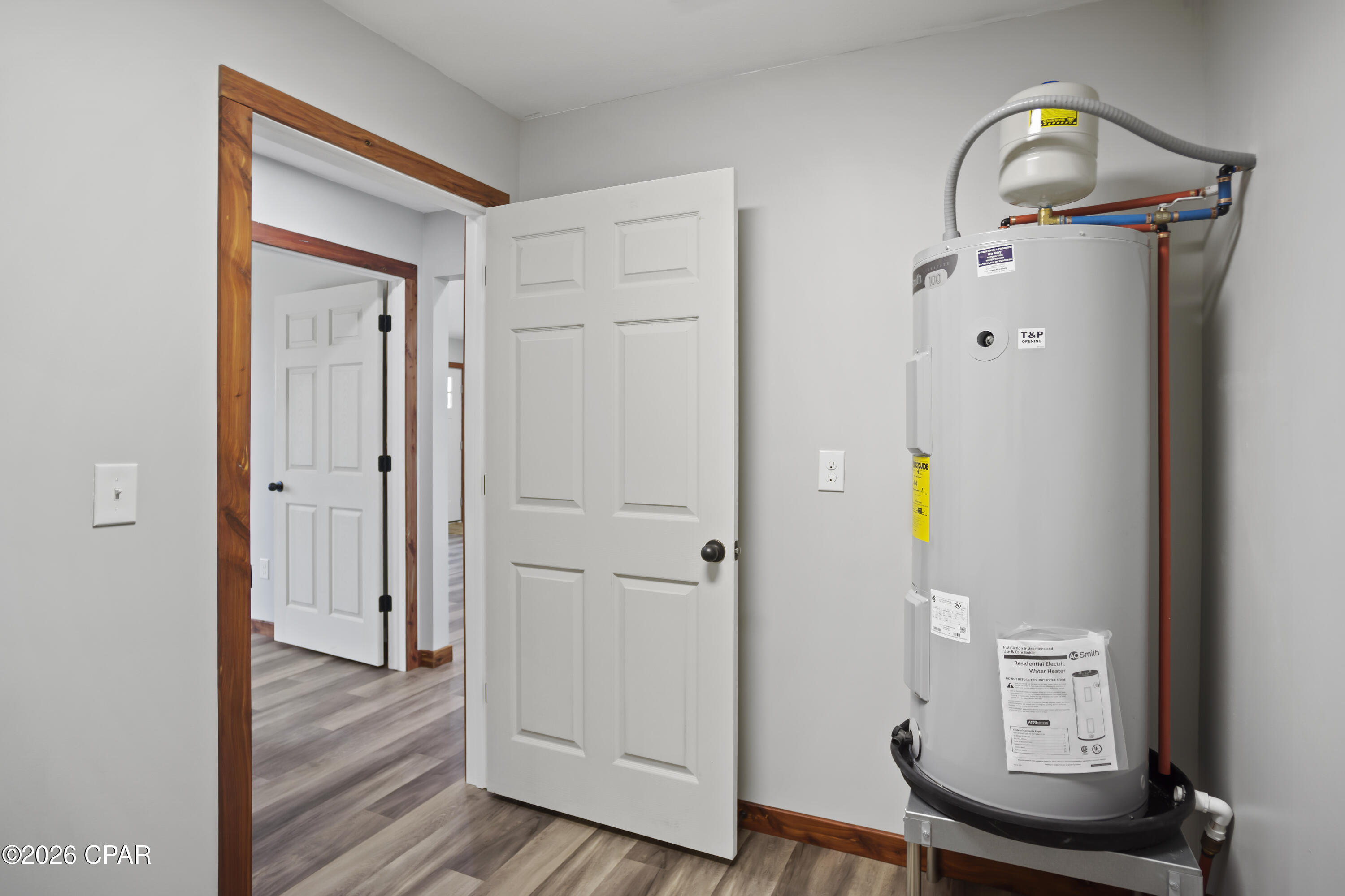 Image 24 For 20496 Lambert Avenue