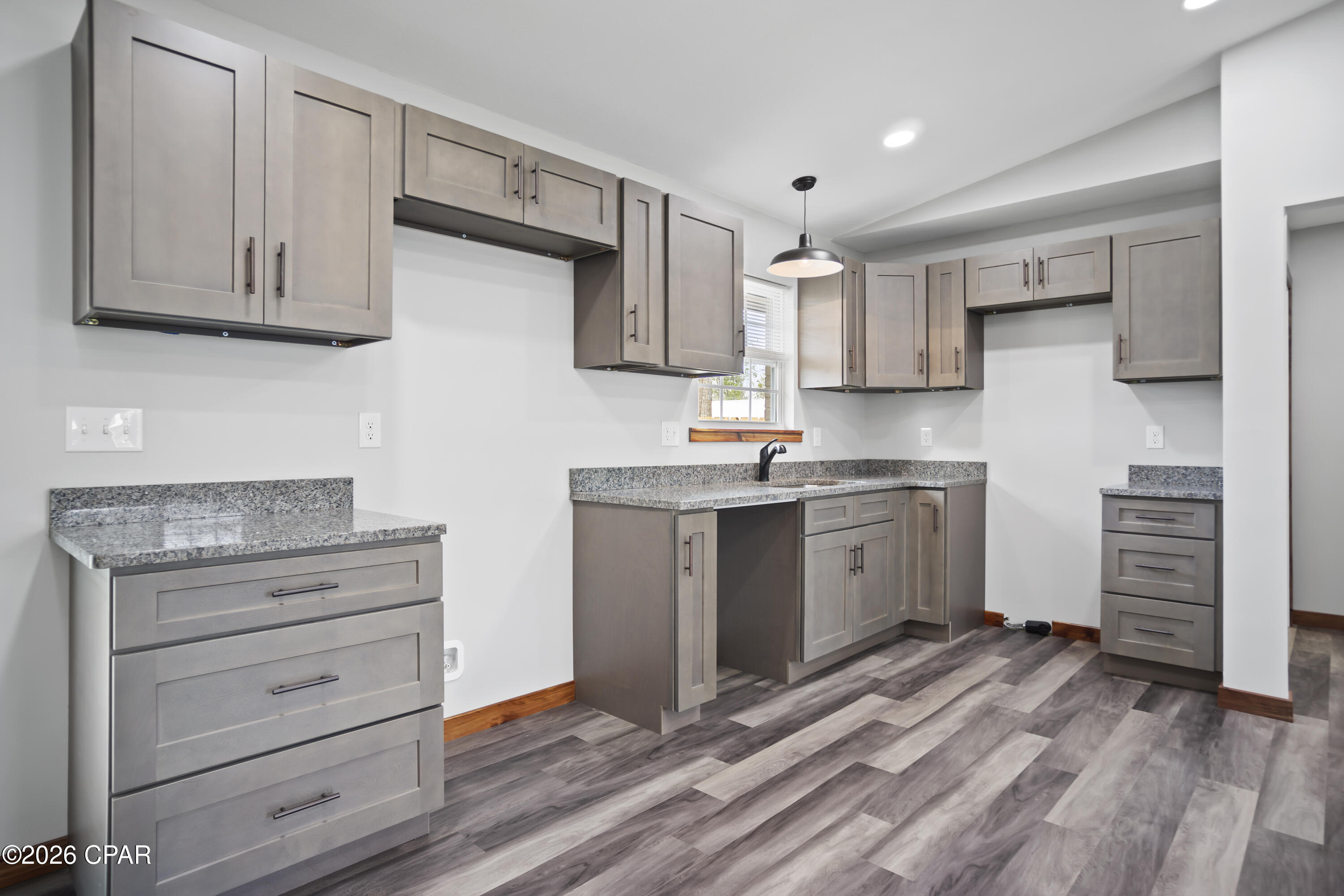 Image 9 For 20496 Lambert Avenue