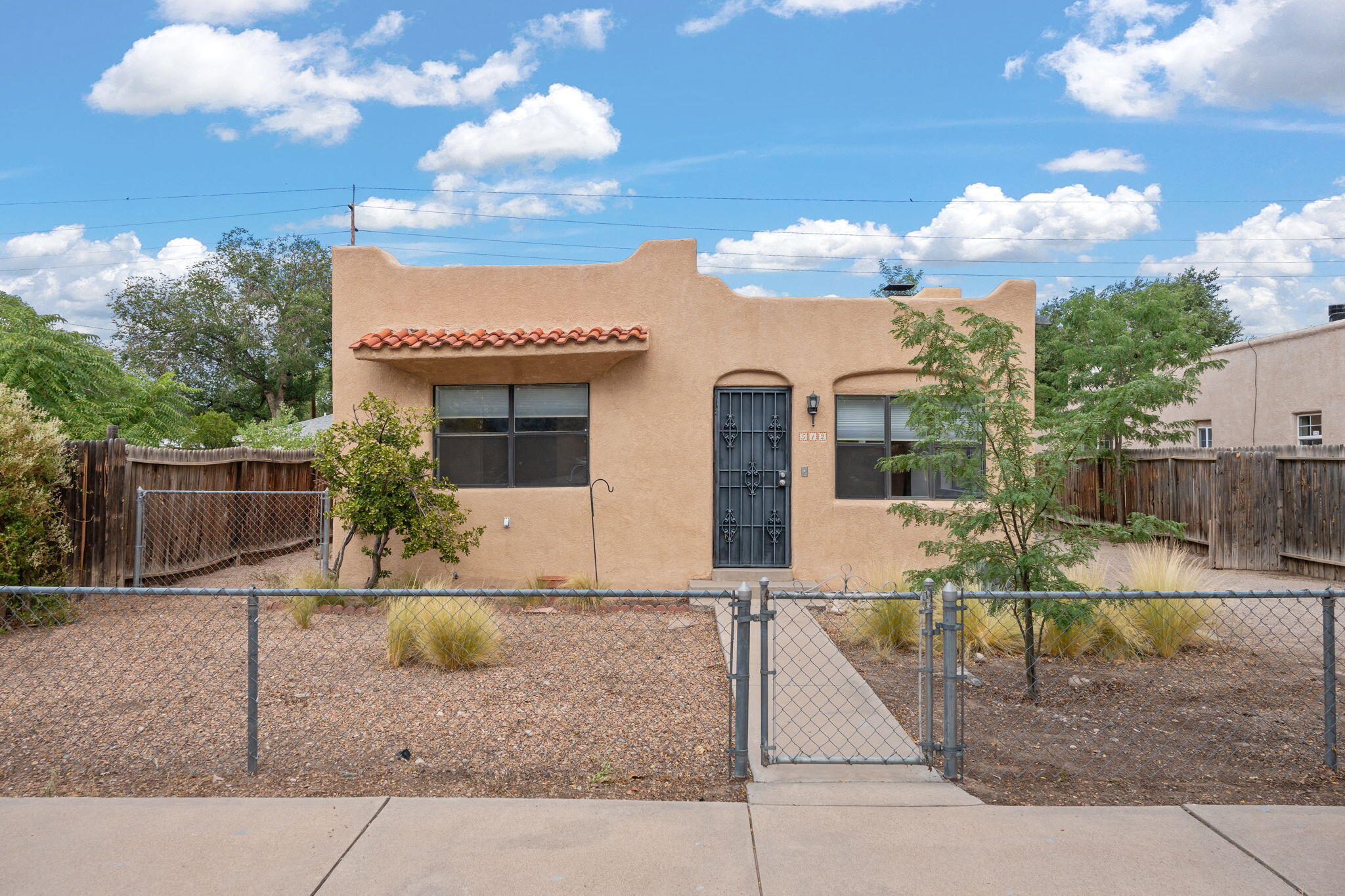 Homes for sale in Albuquerque, NM | 512 15th St Nw, Albuquerque, NM 87104 | MLS# 1099036
