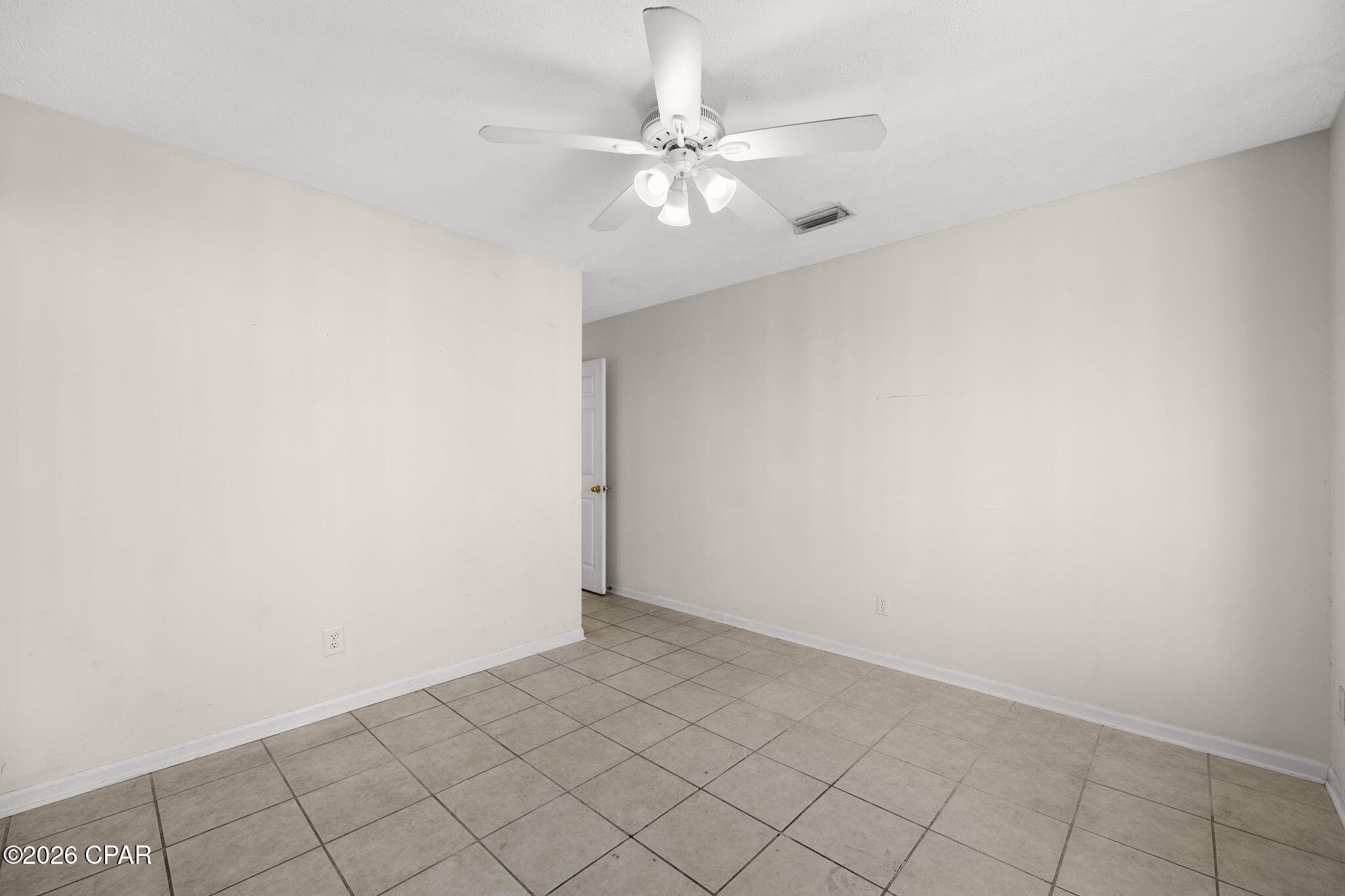Image 19 For 5 Dolphin Lane