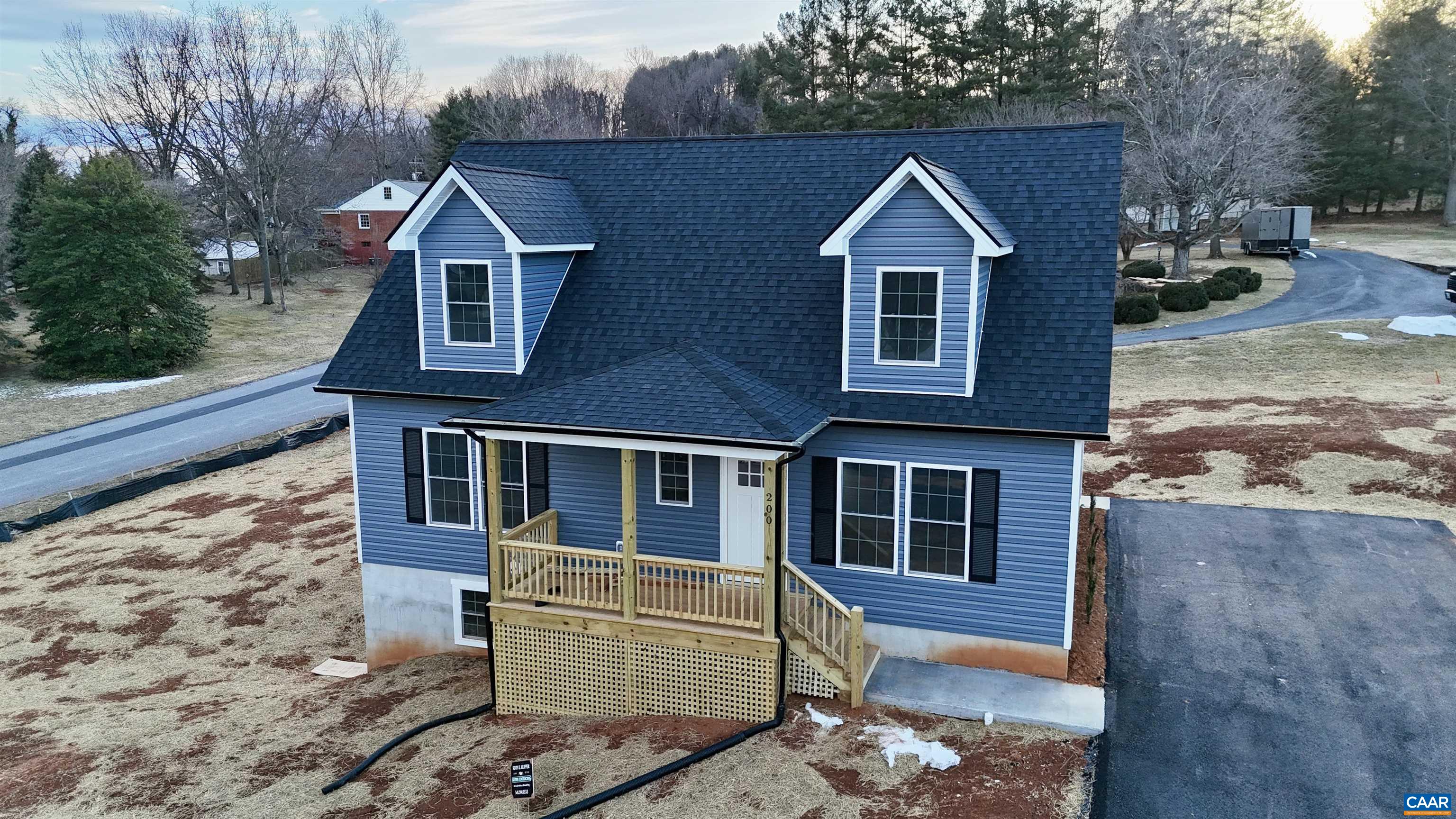 200 ROBIN HOOD RD, Staunton, VA 24401