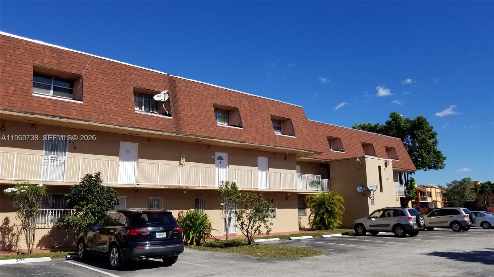 Laguna Club East Condo