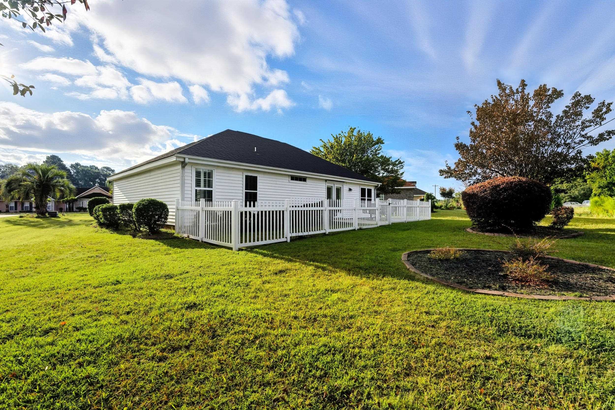 2605279 | Photo 25