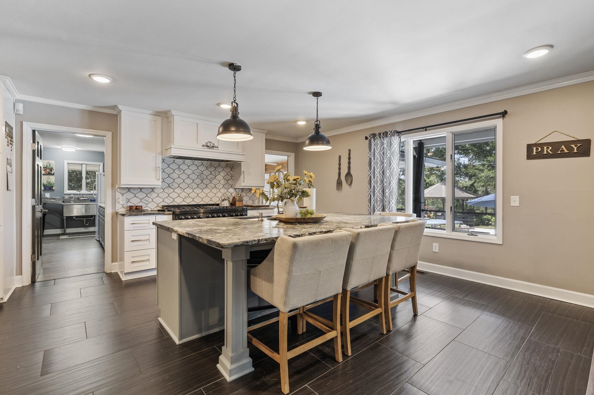302 Mohican Dr. 