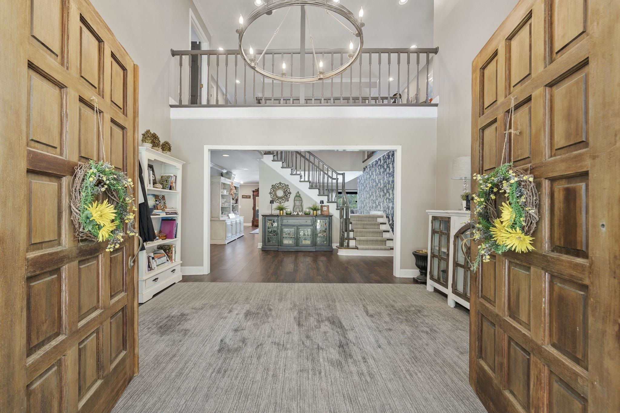302 Mohican Dr. 