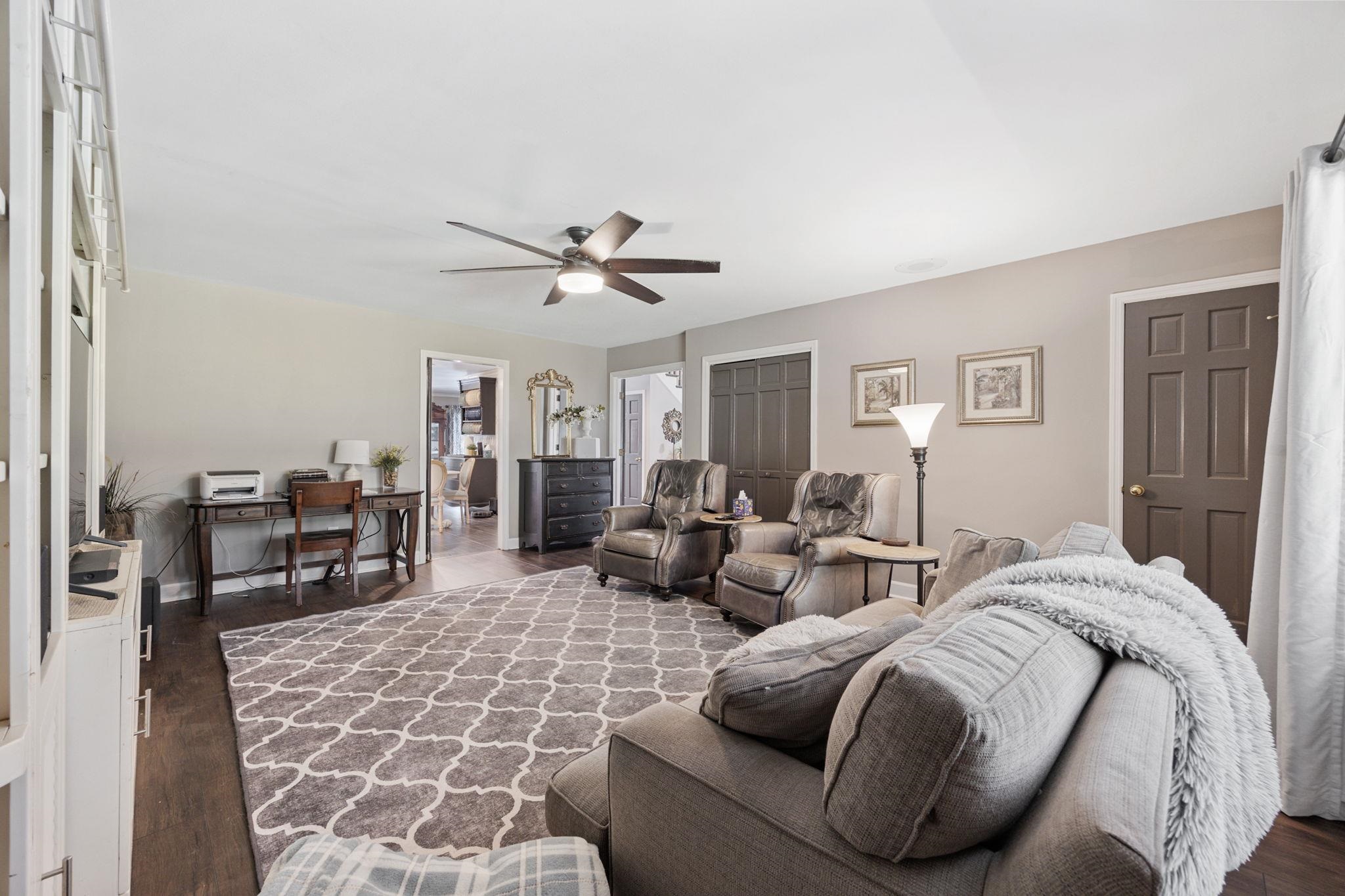 302 Mohican Dr. 