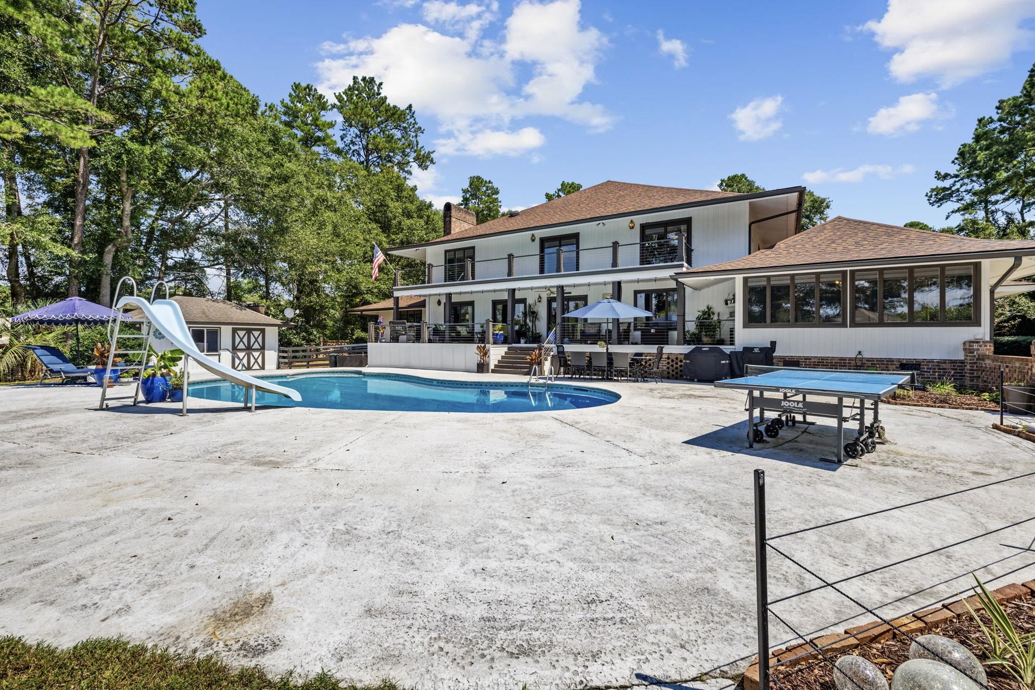 302 Mohican Dr. 