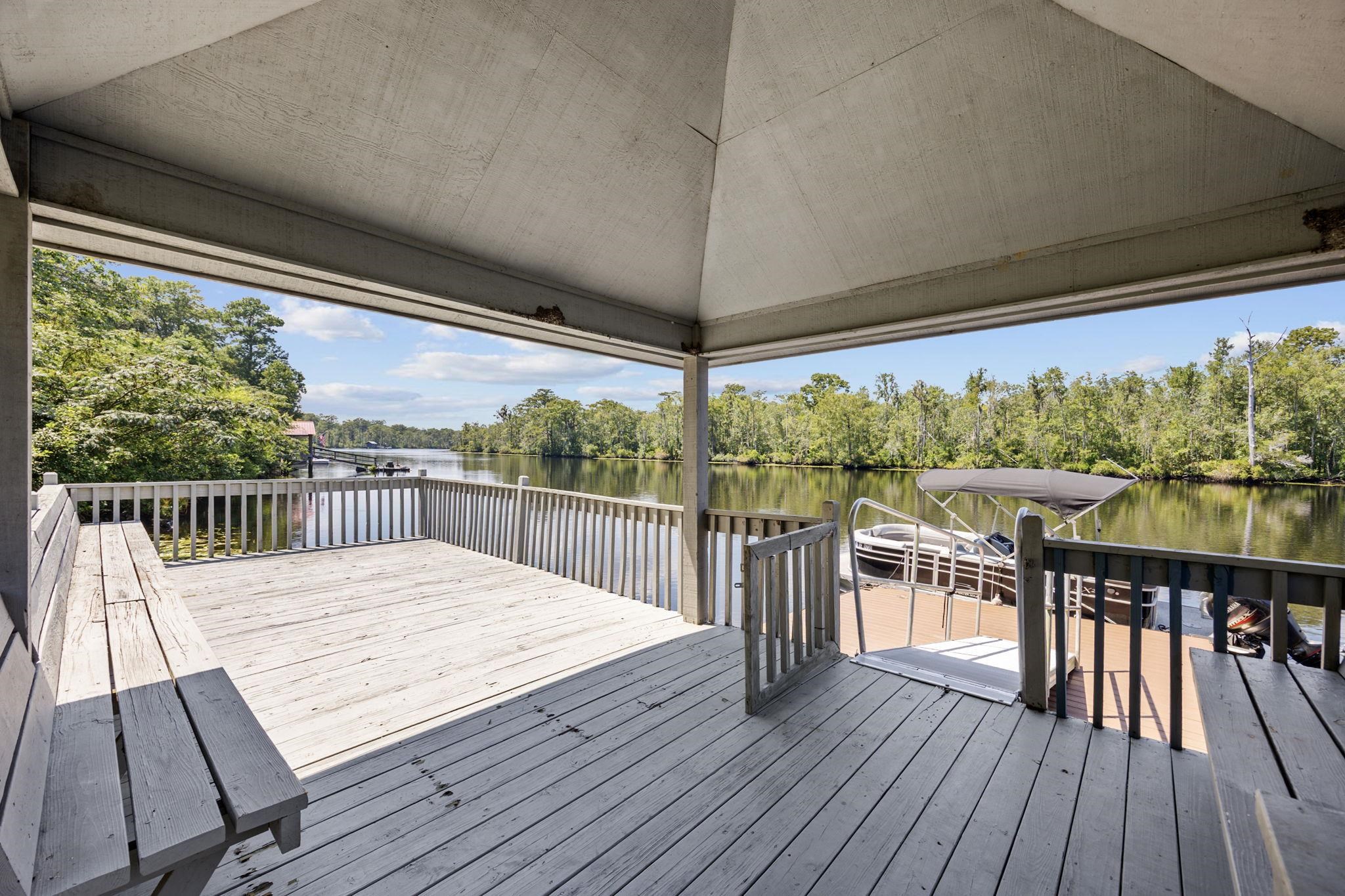 302 Mohican Dr. 