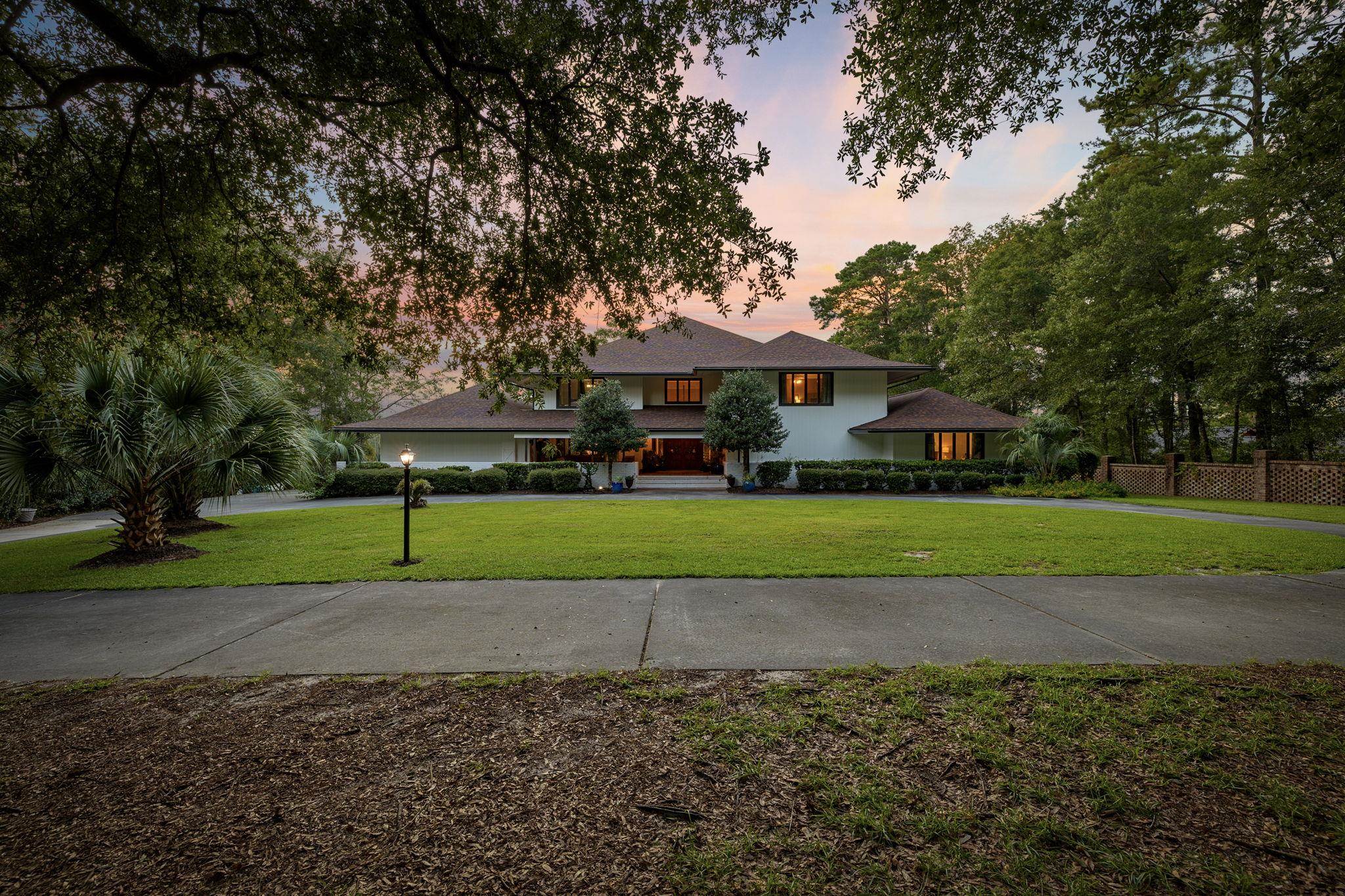 302 Mohican Dr. 