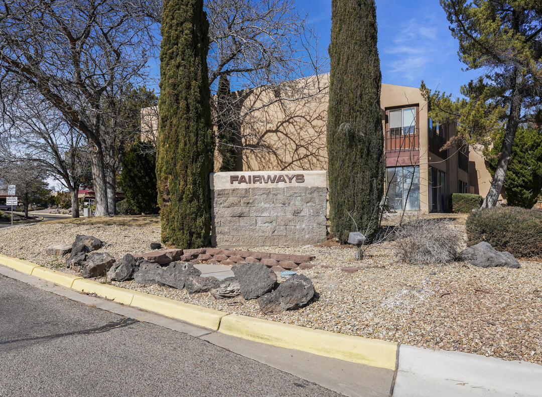 2nd image of 901 Country Club Dr Se #APT D, Rio Rancho, NM 87124 | MLS# 1099087