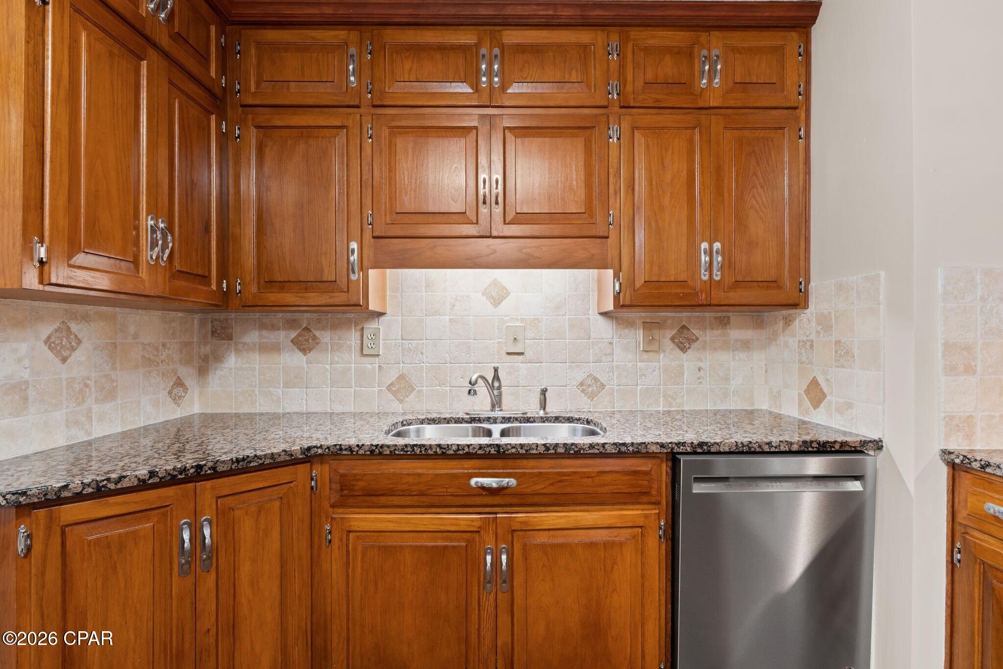 Image 11 For 1111 Wave Avenue