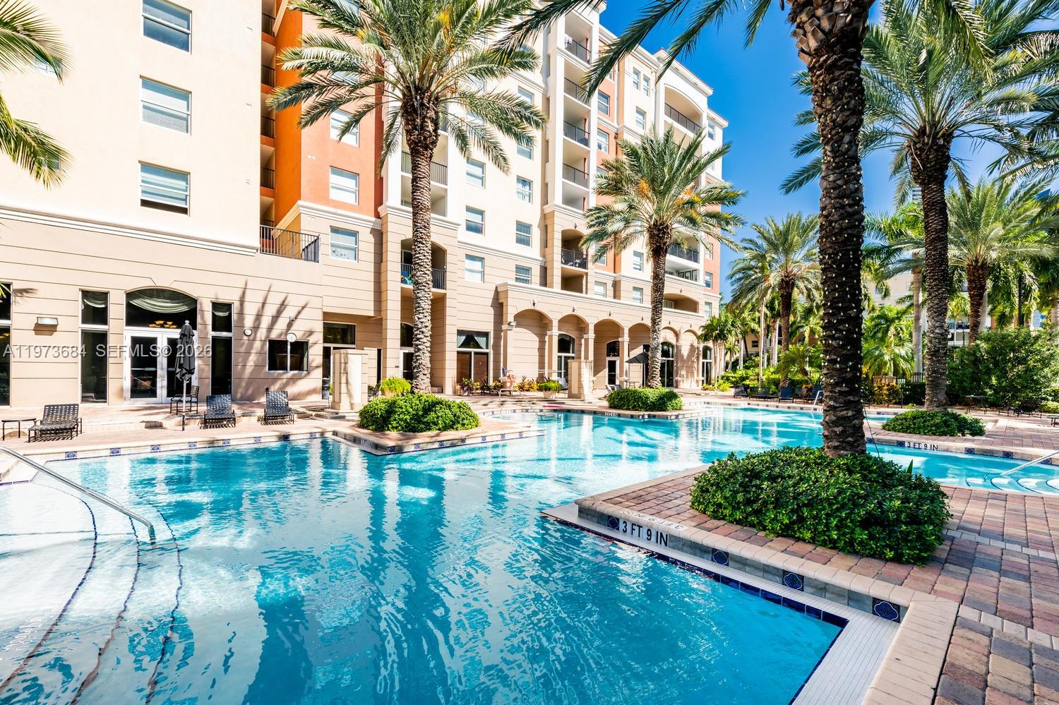 Porto Bellagio Condo