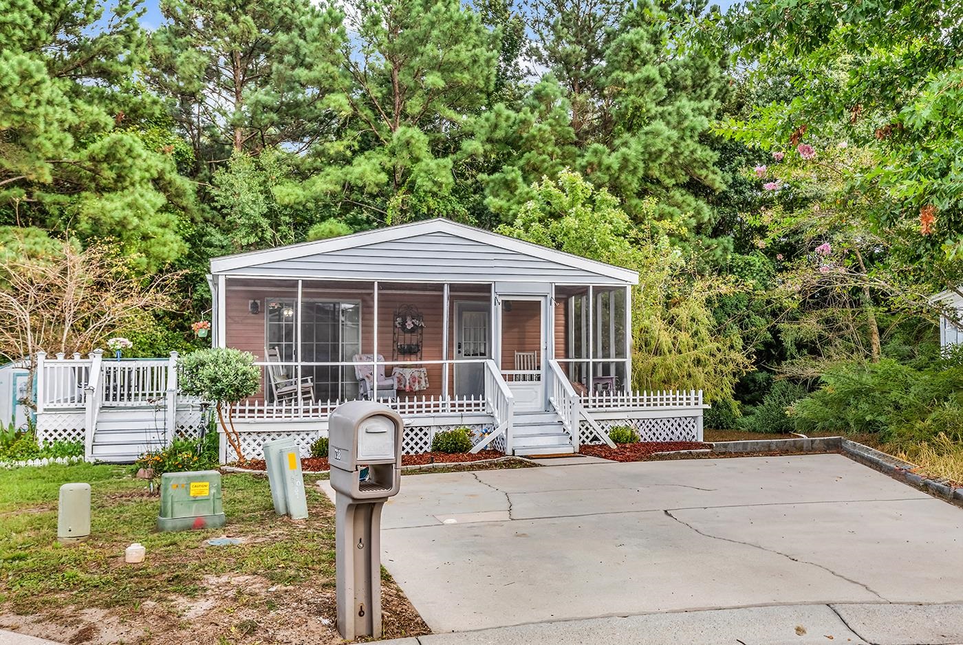 738 Oliver Dr. Garden City, SC 29576