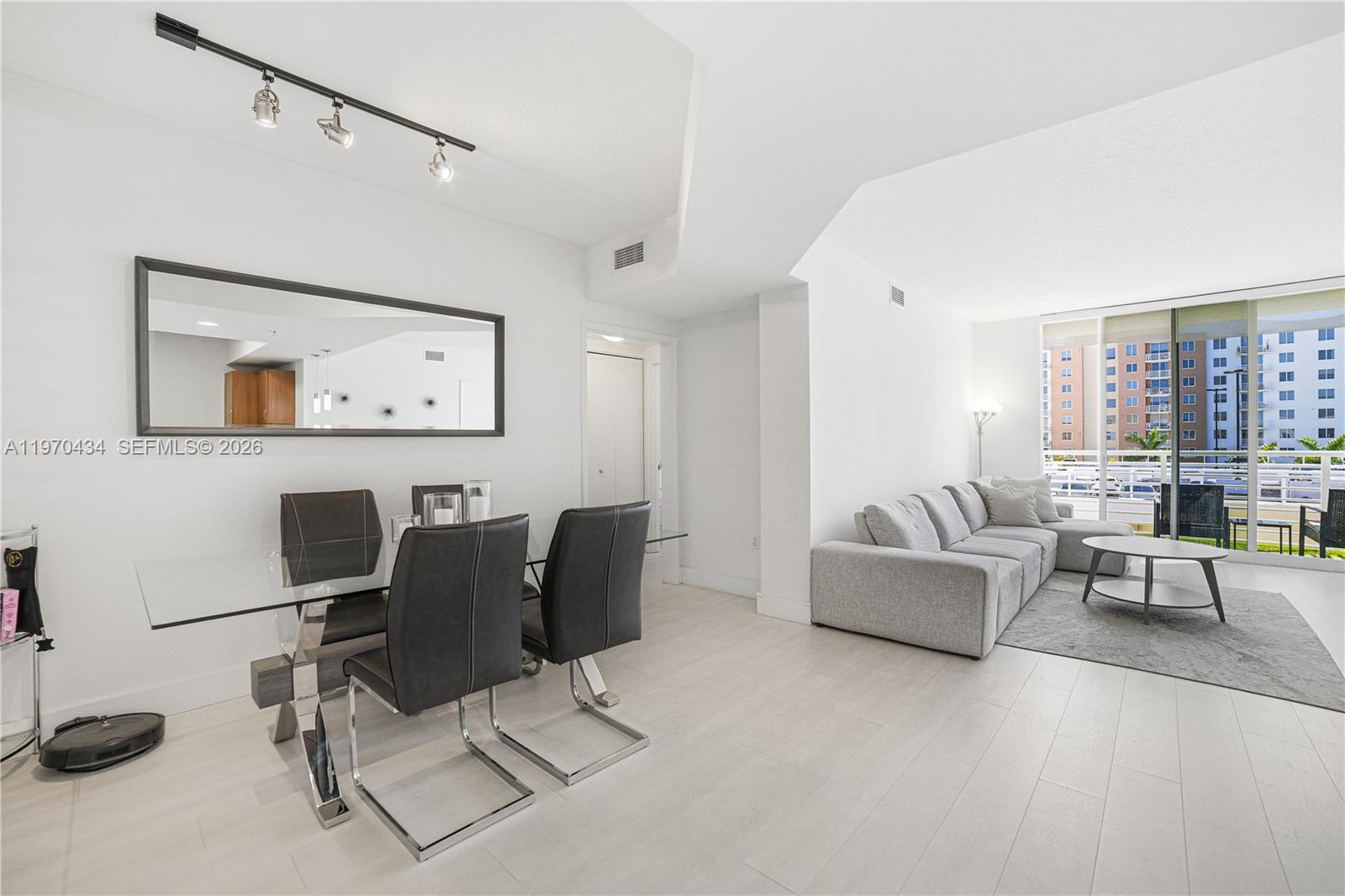 Venture At Aventura West