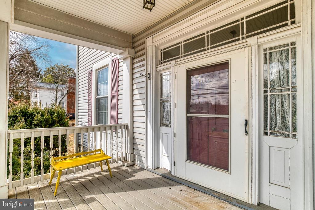 319 Main St N
