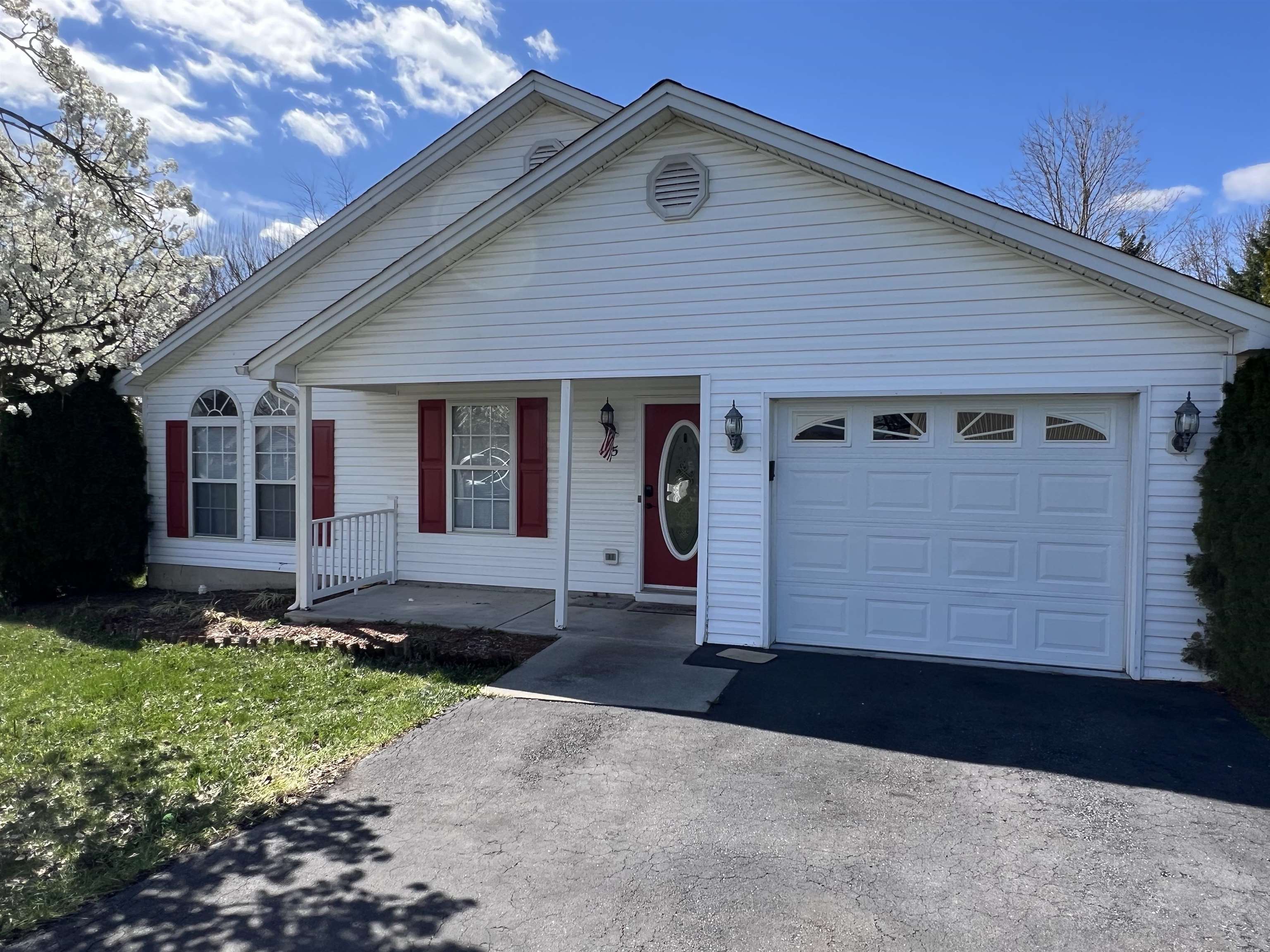 85 SOMERSET DR exterior