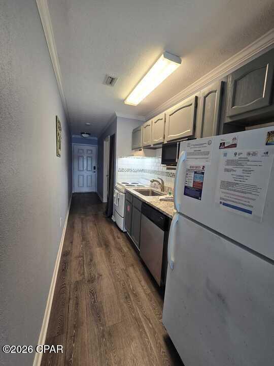 Image 3 For 301 Lullwater Drive 401