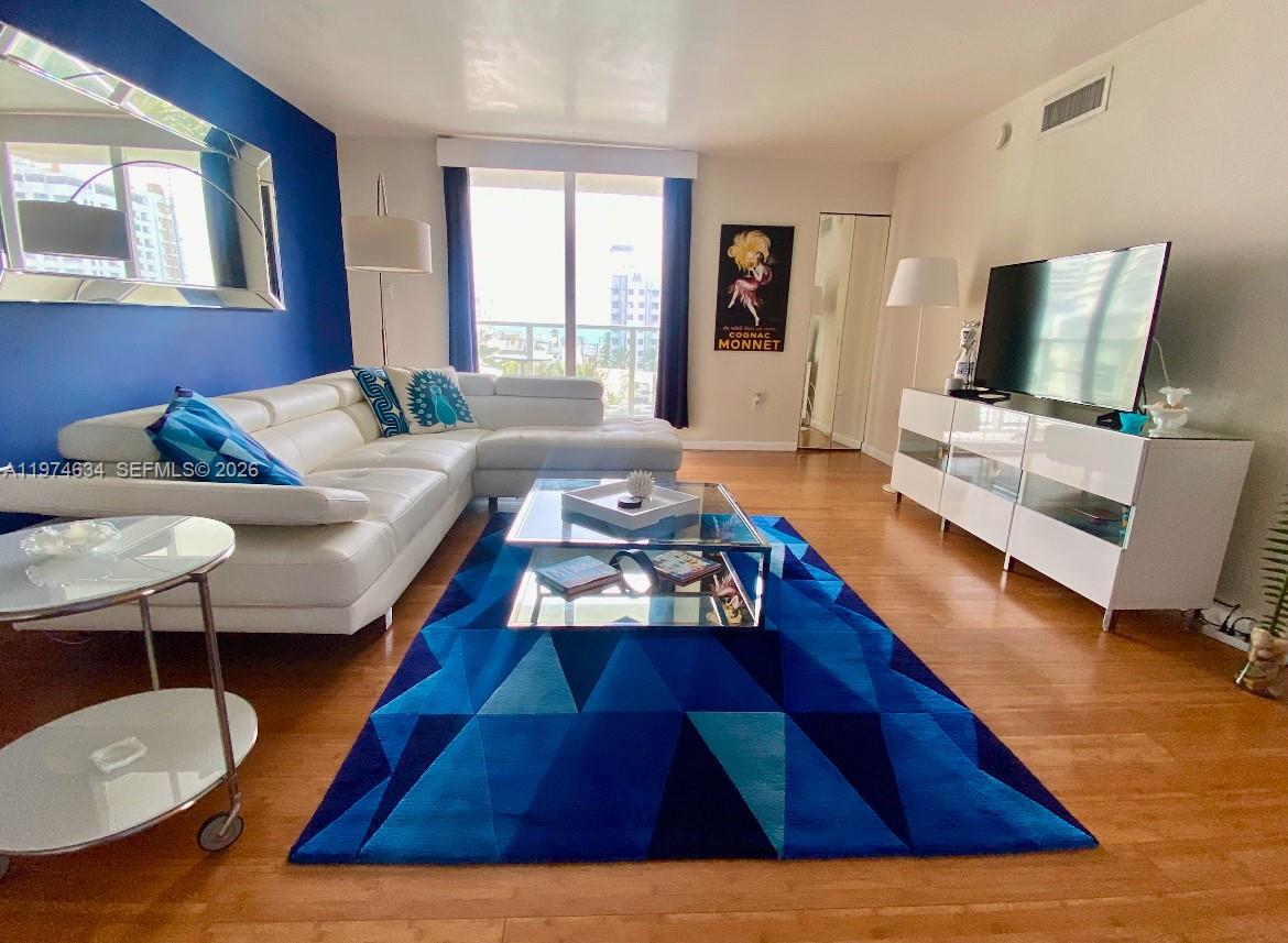 1750 James Apartments Con