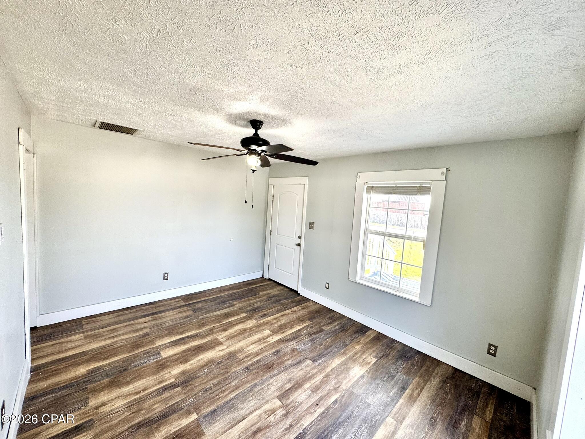 Image 4 For 102 Church Avenue