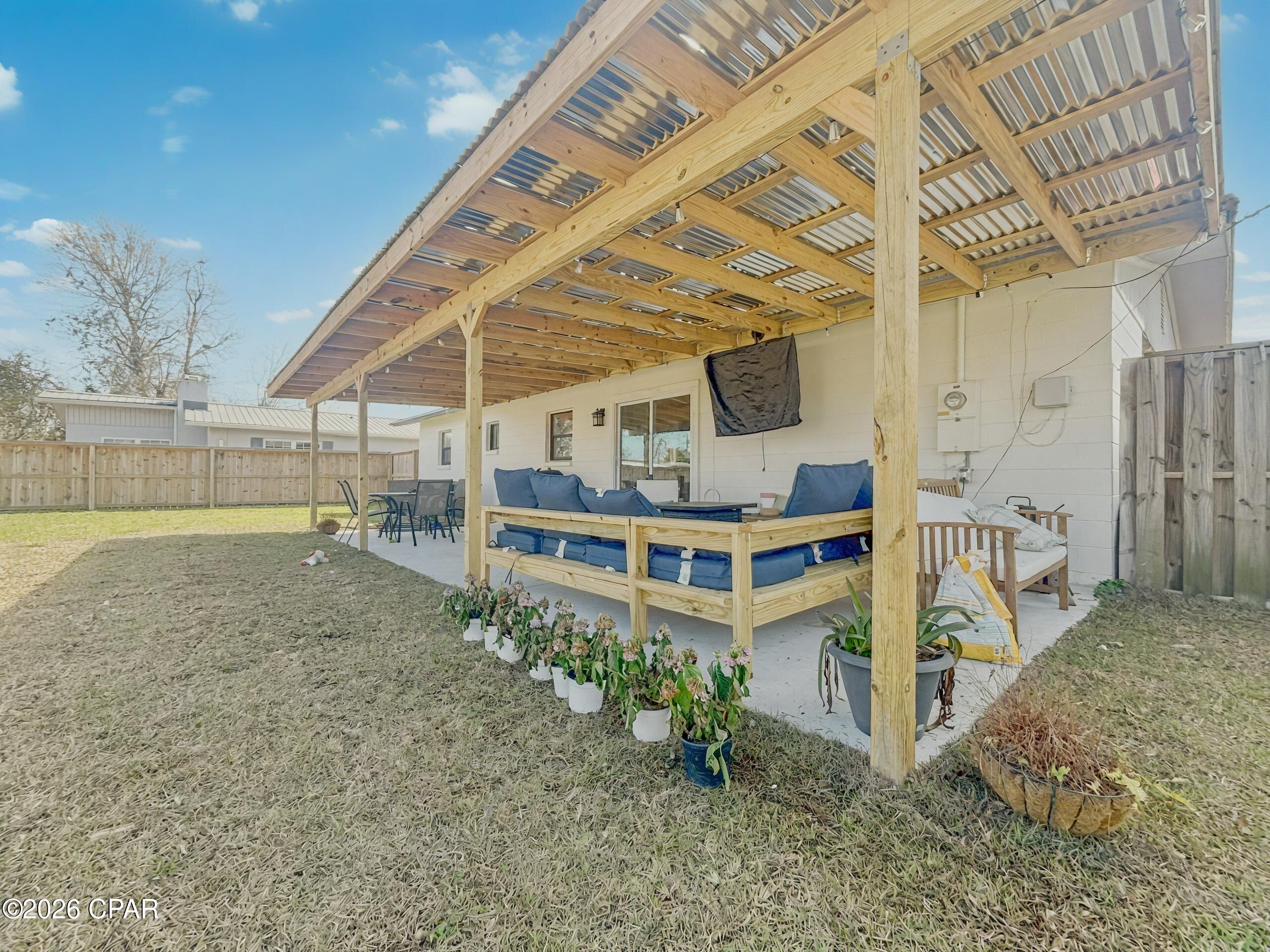 Image 4 For 412 18th Court