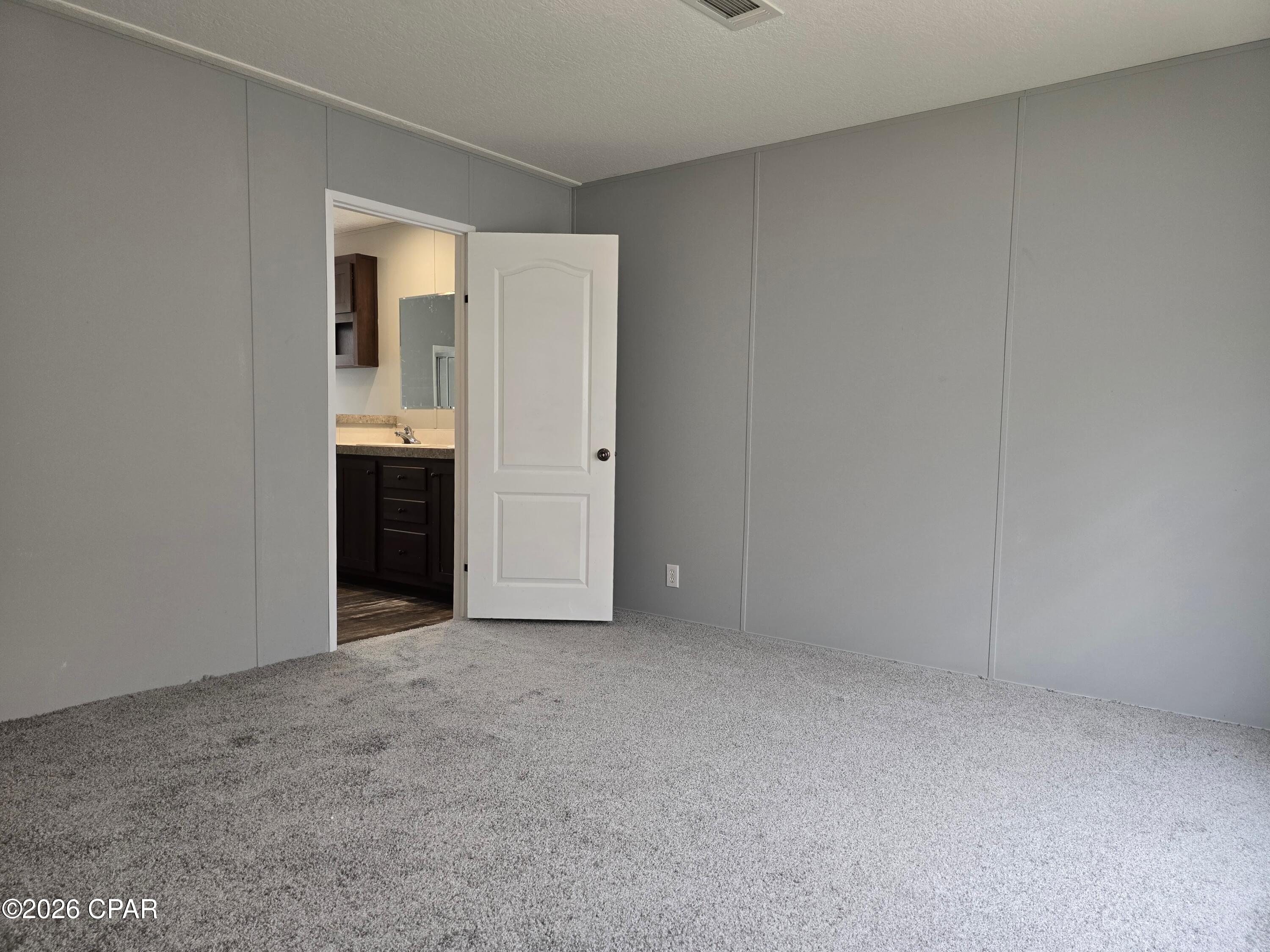 Image 10 For 233 Avenue  