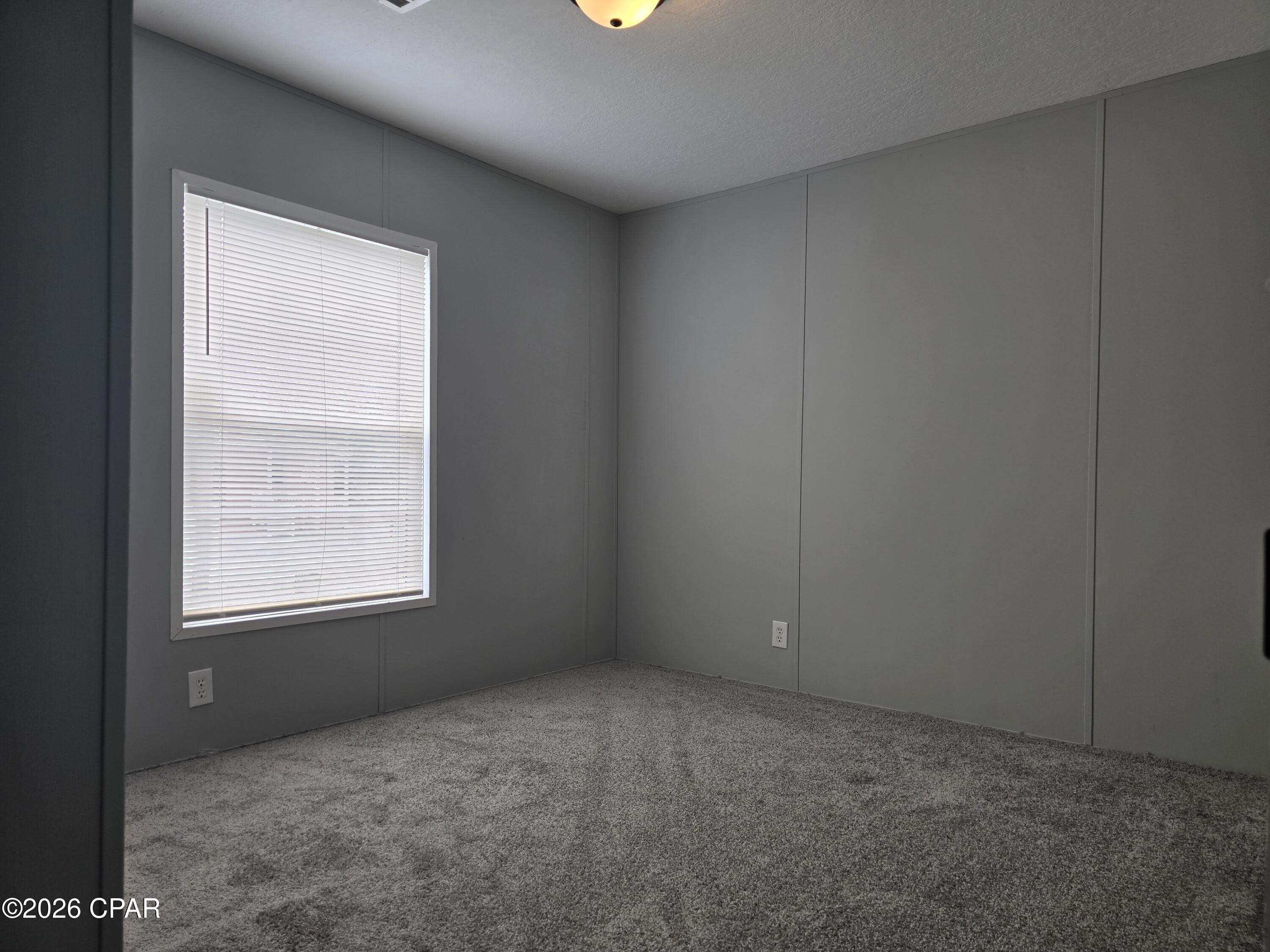 Image 14 For 233 Avenue  