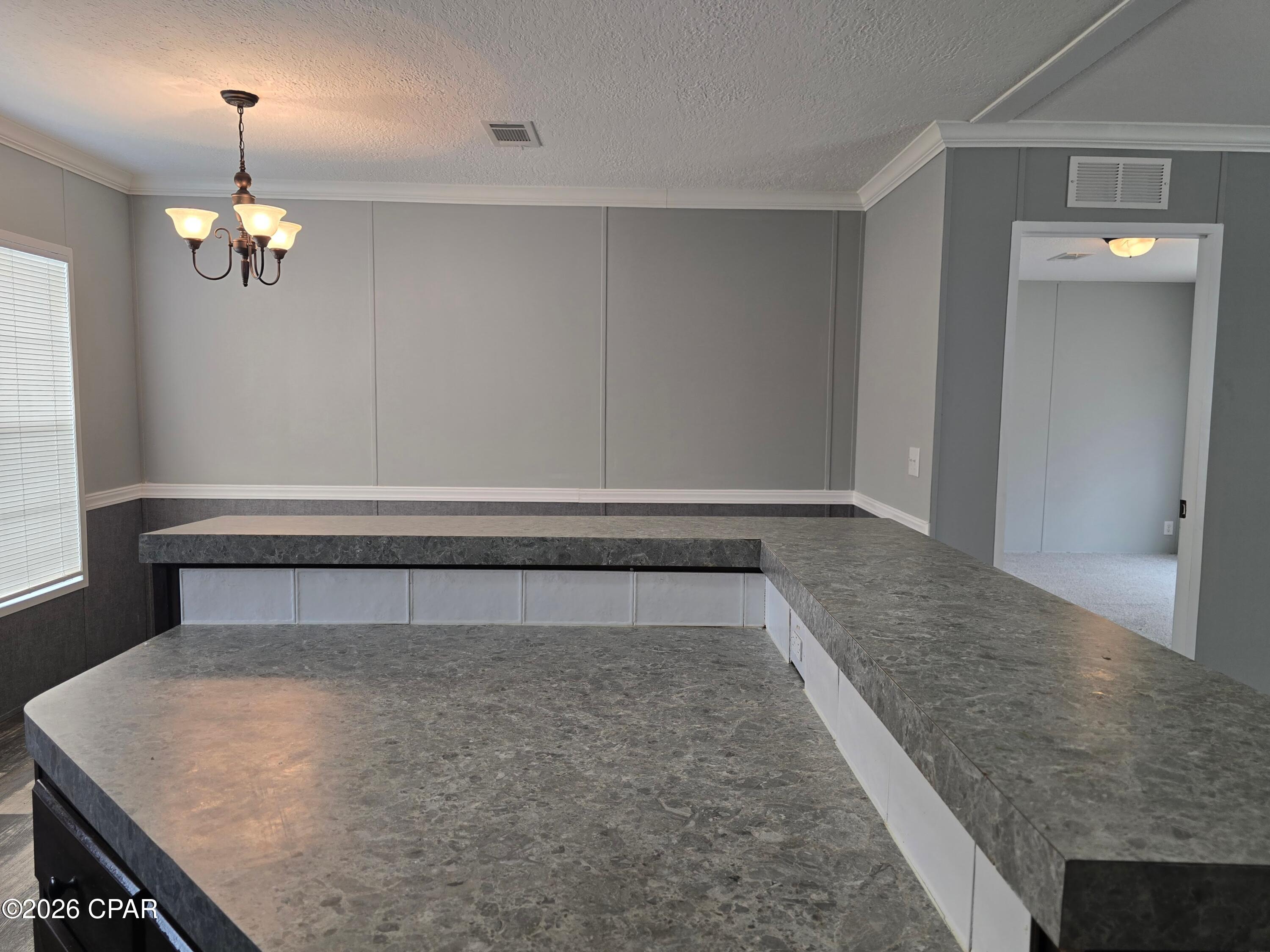 Image 7 For 233 Avenue  