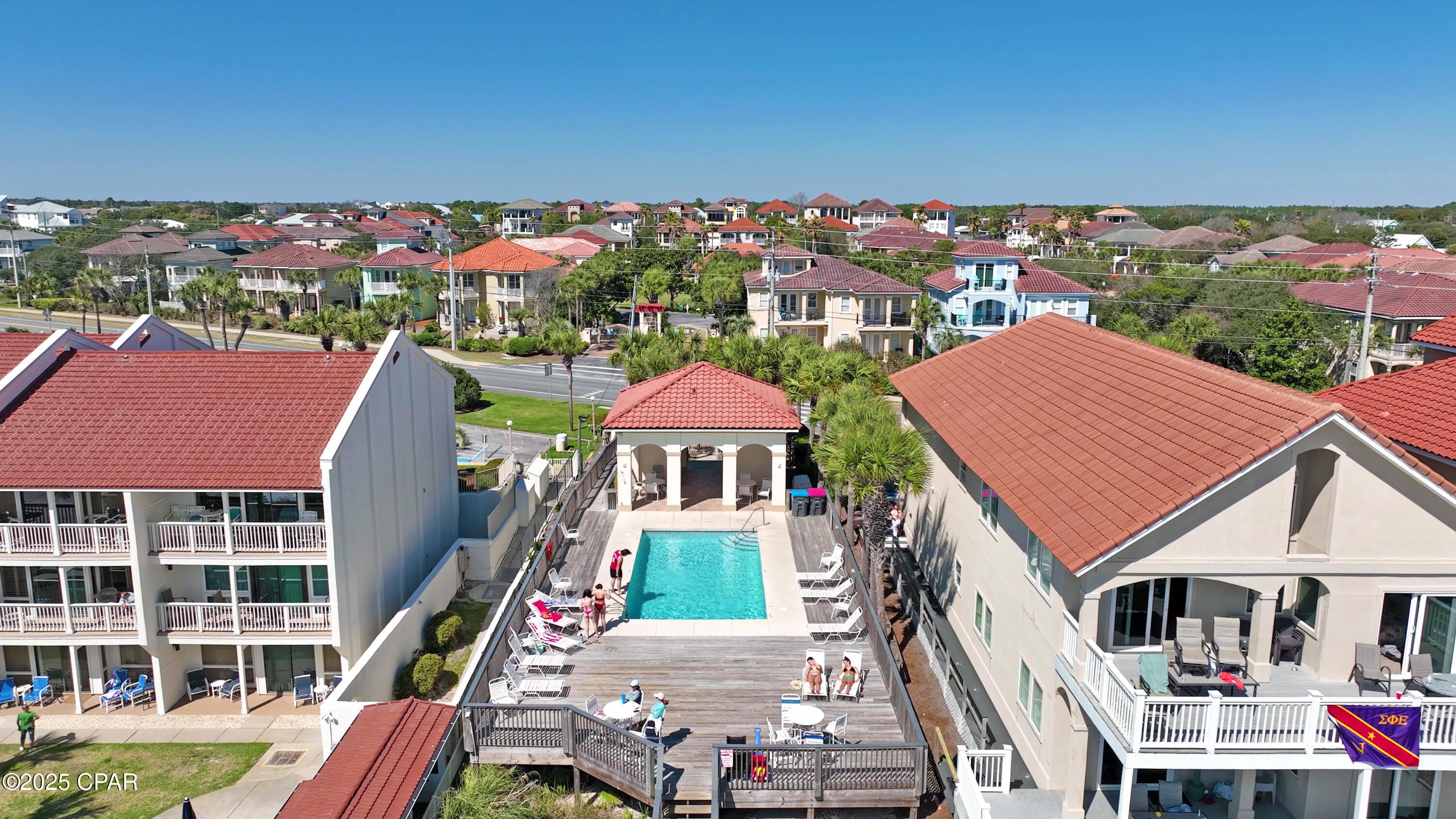 Image 2 For 411 La Valencia Circle