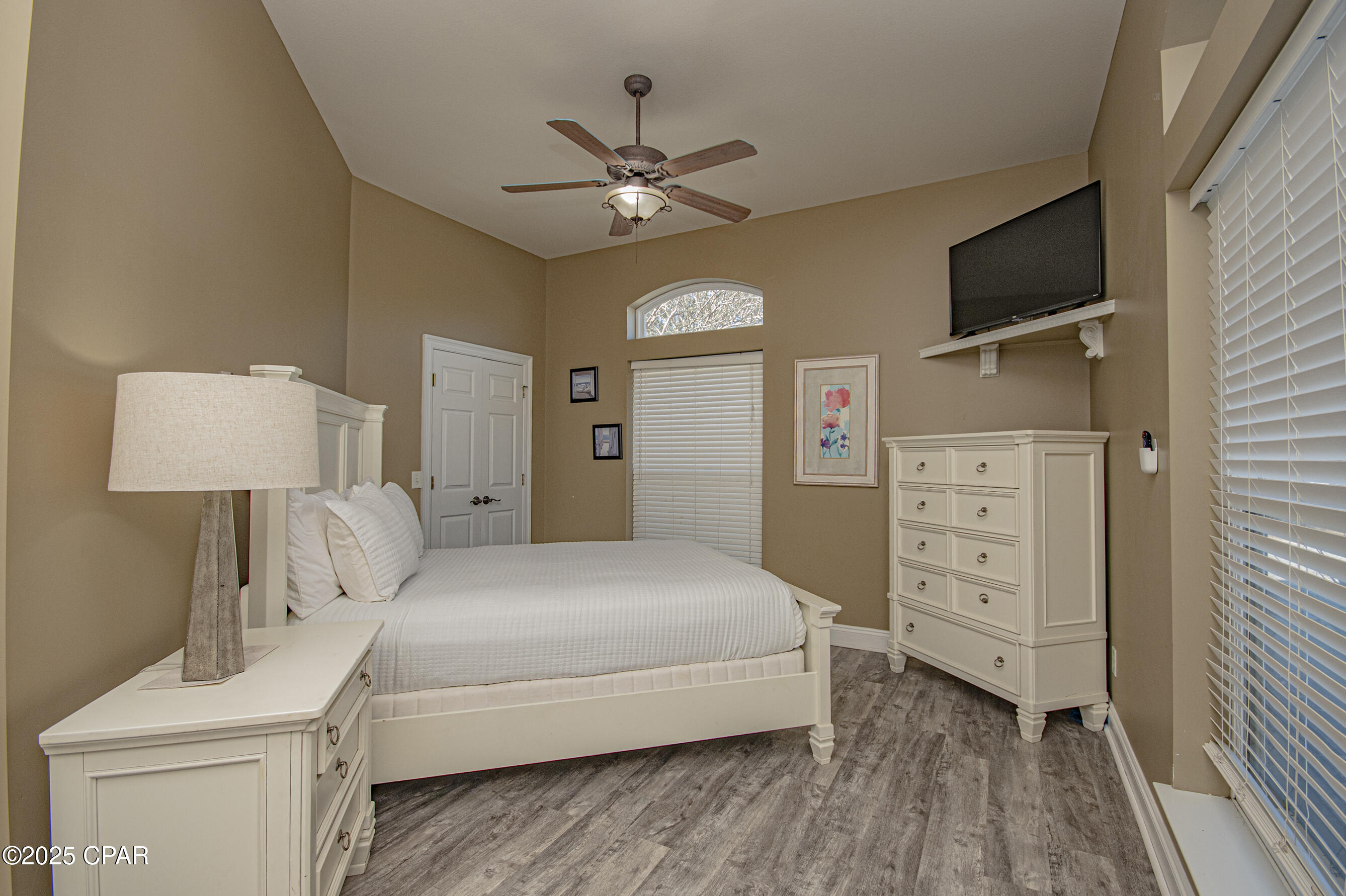 Image 29 For 411 La Valencia Circle