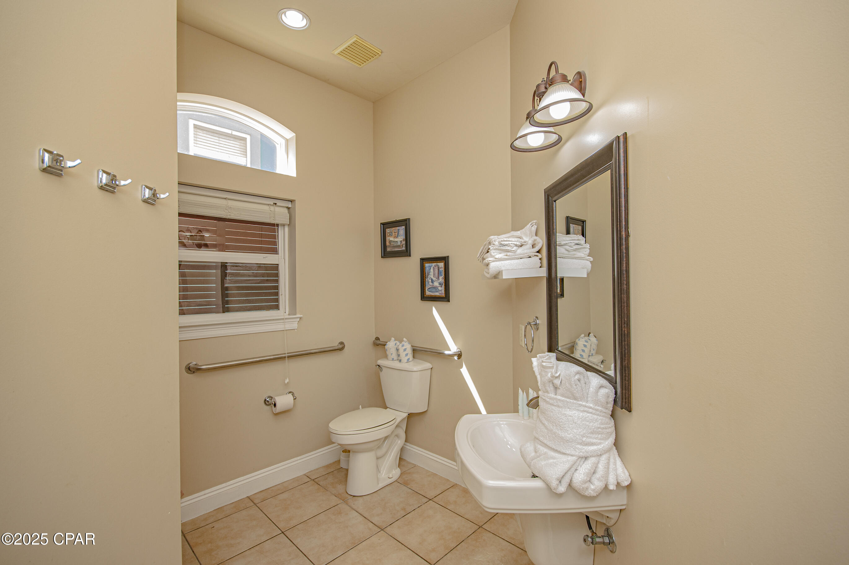 Image 30 For 411 La Valencia Circle