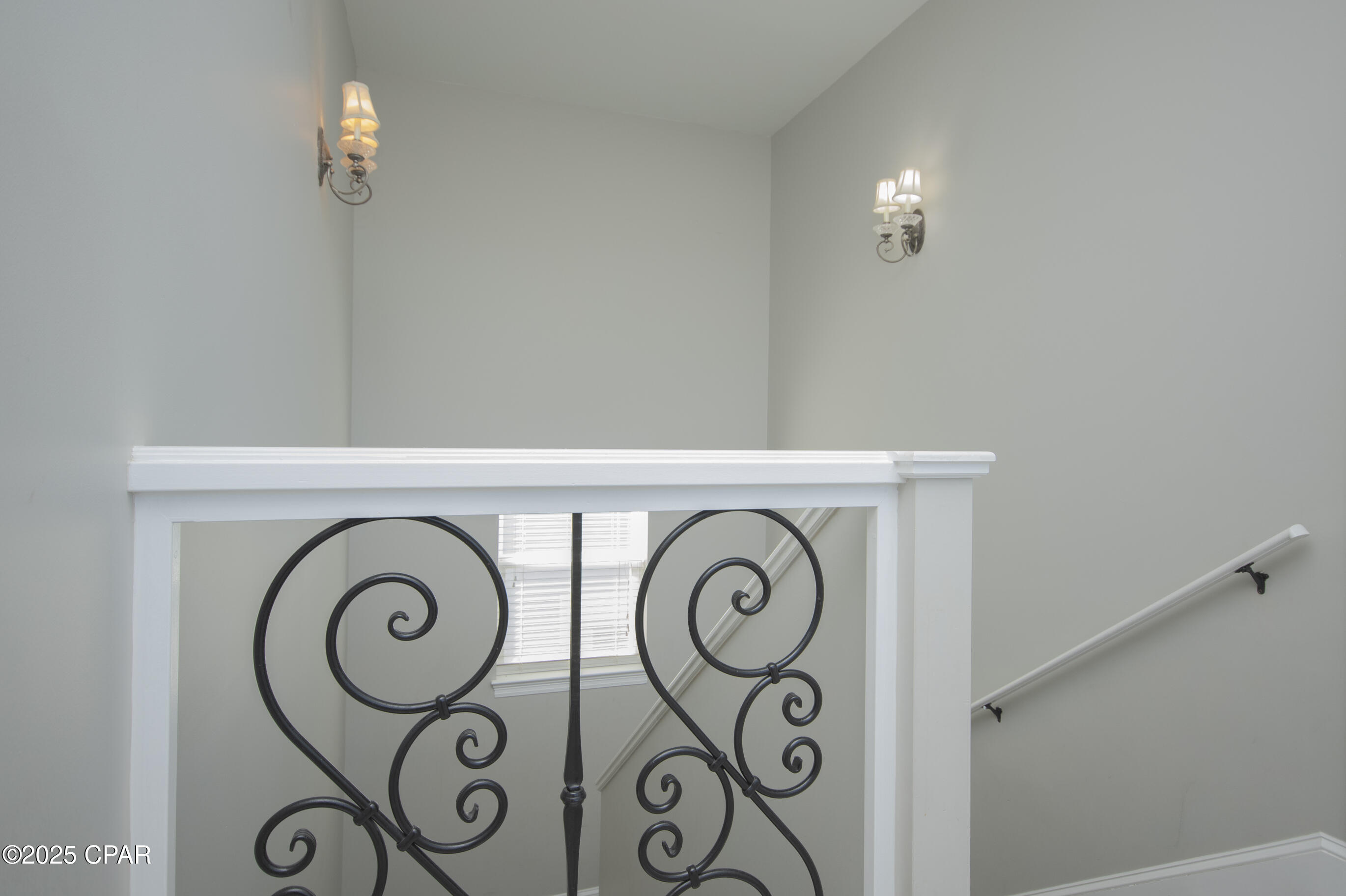 Image 33 For 411 La Valencia Circle