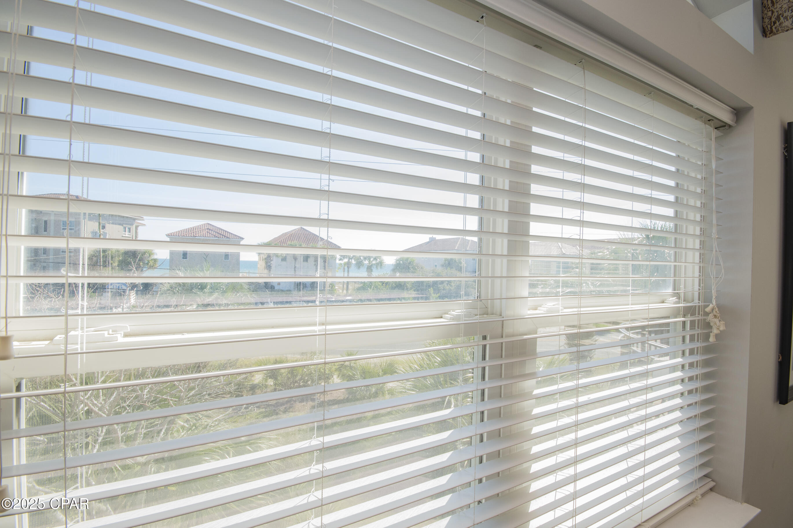 Image 51 For 411 La Valencia Circle