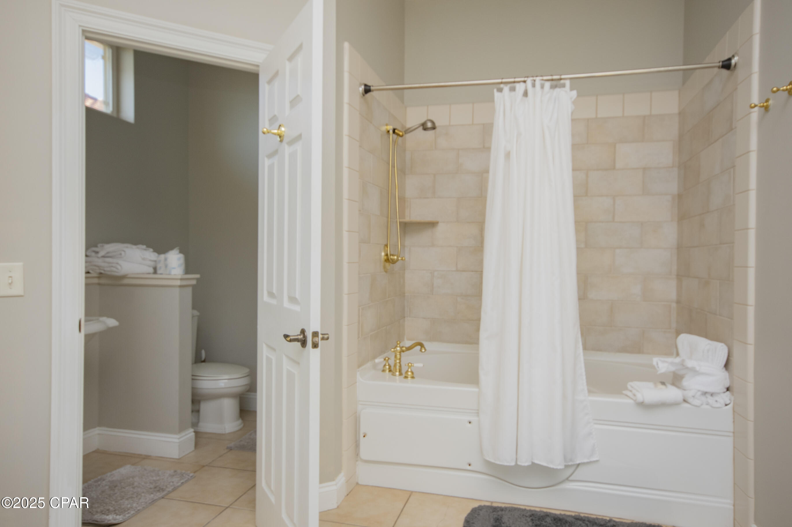 Image 52 For 411 La Valencia Circle