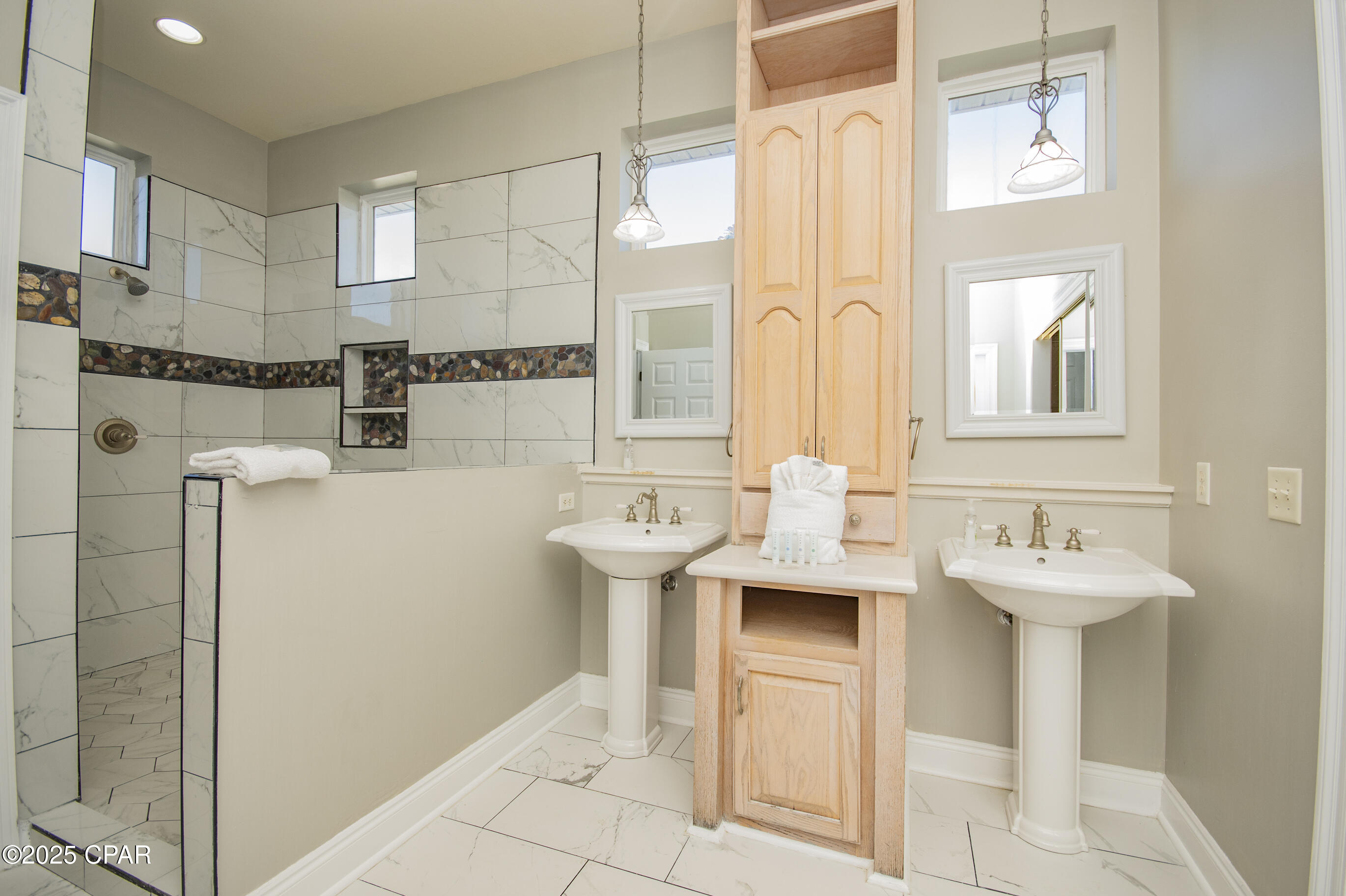 Image 56 For 411 La Valencia Circle