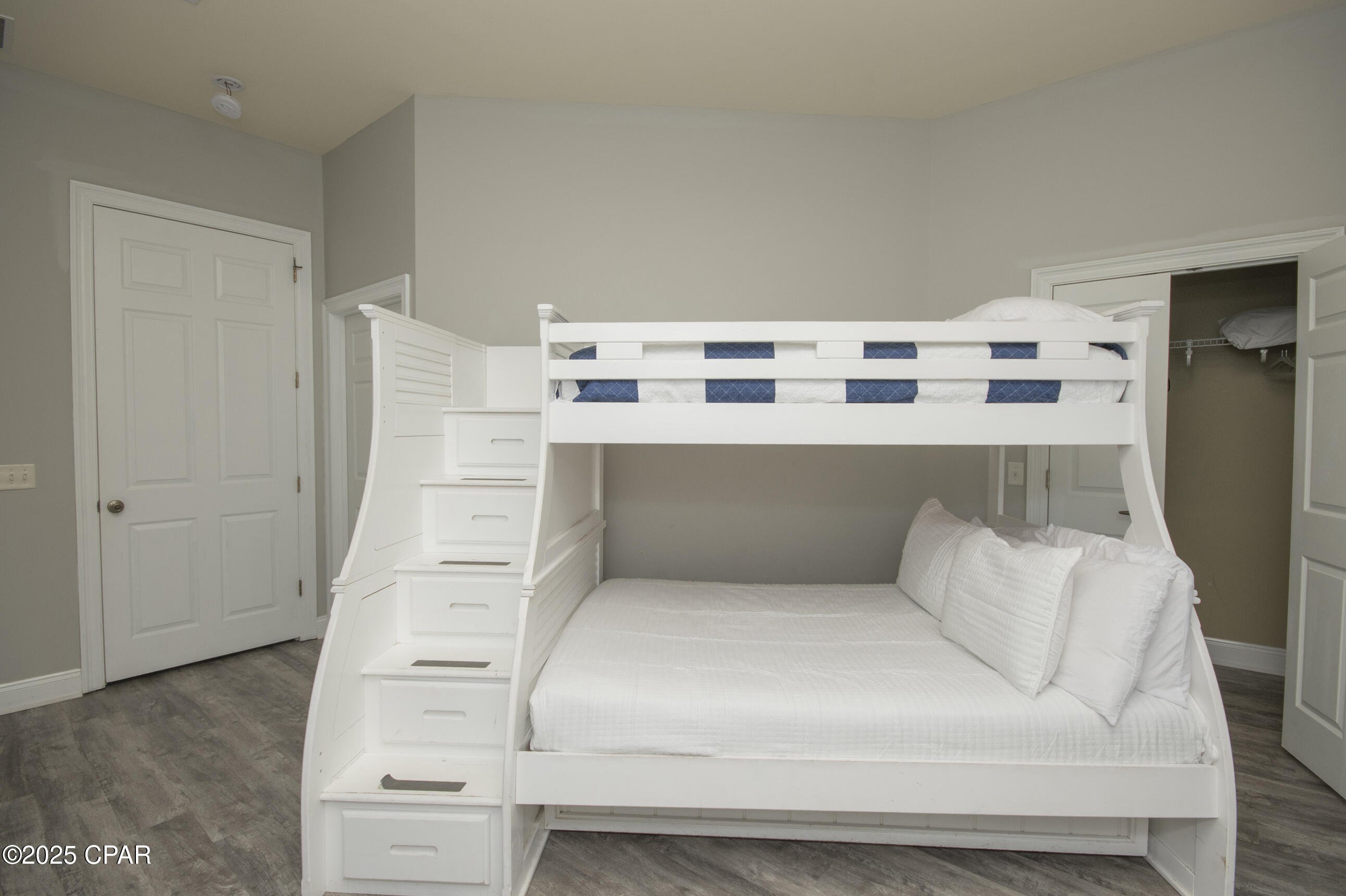 Image 61 For 411 La Valencia Circle