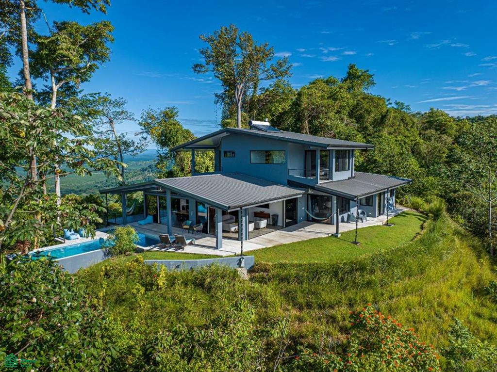 4 bed Single Family Homes For Sale in , Puntarenas - 1