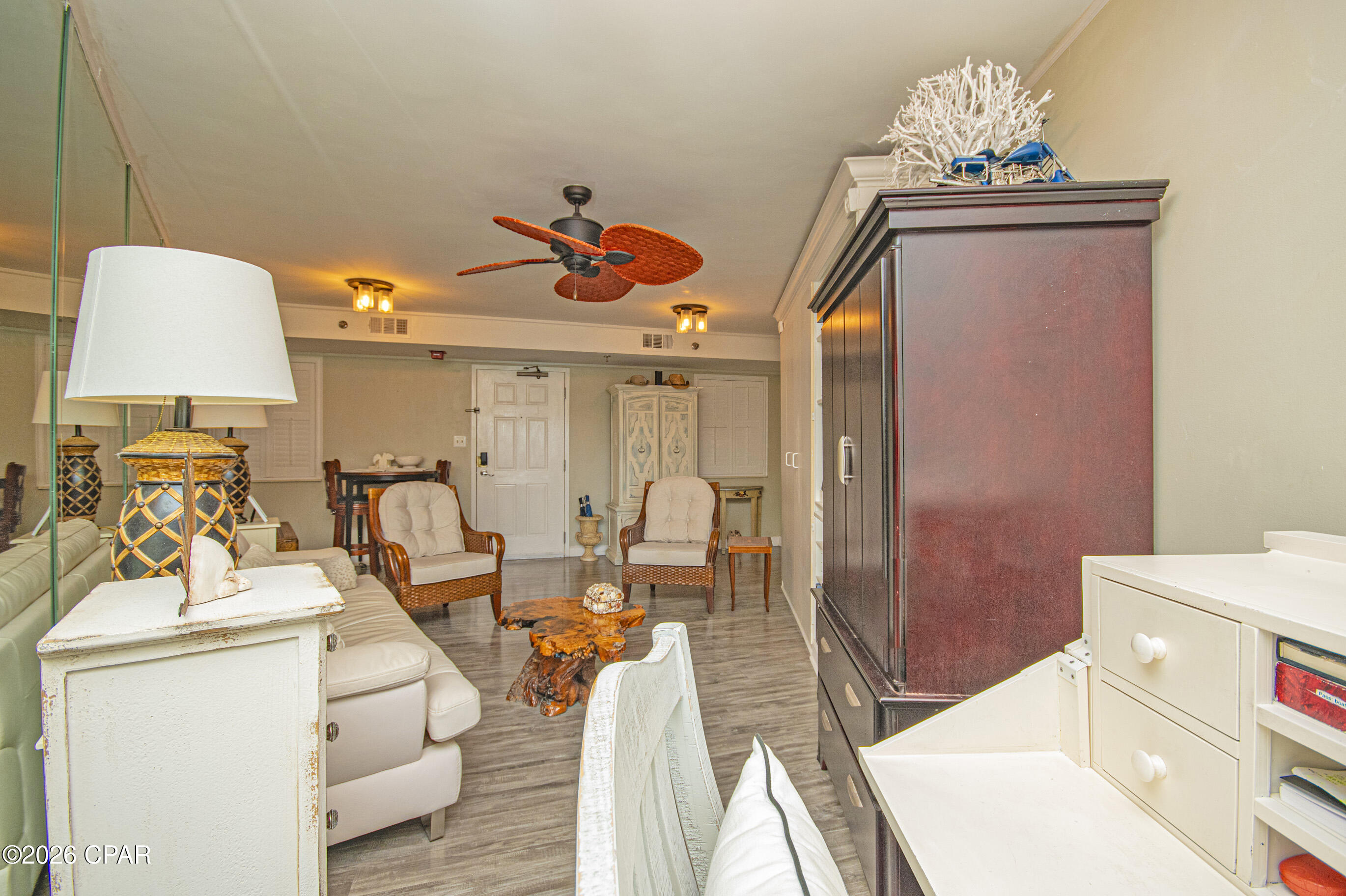 Image 11 For 4715 Thomas Drive E-2