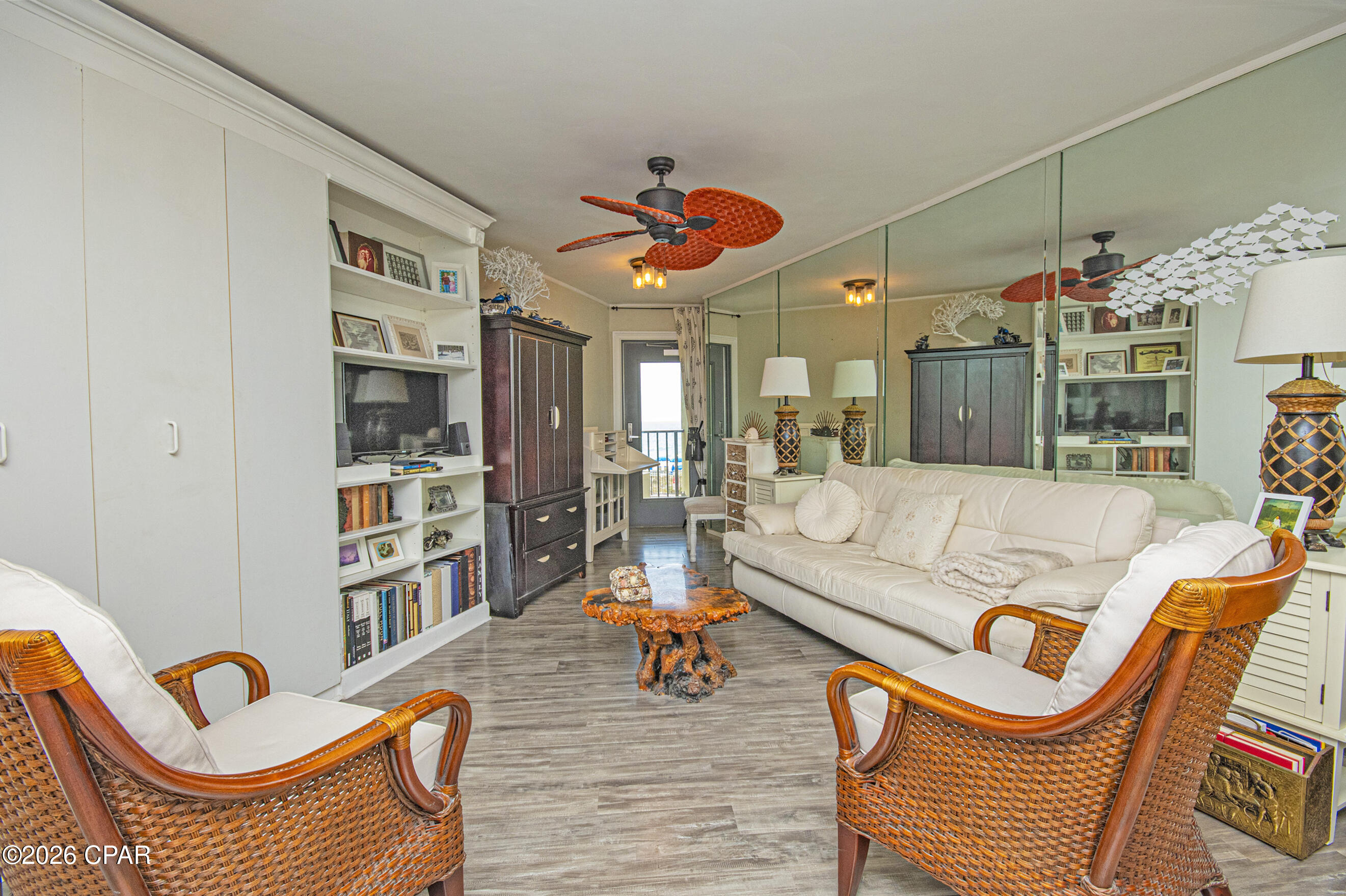 Image 12 For 4715 Thomas Drive E-2