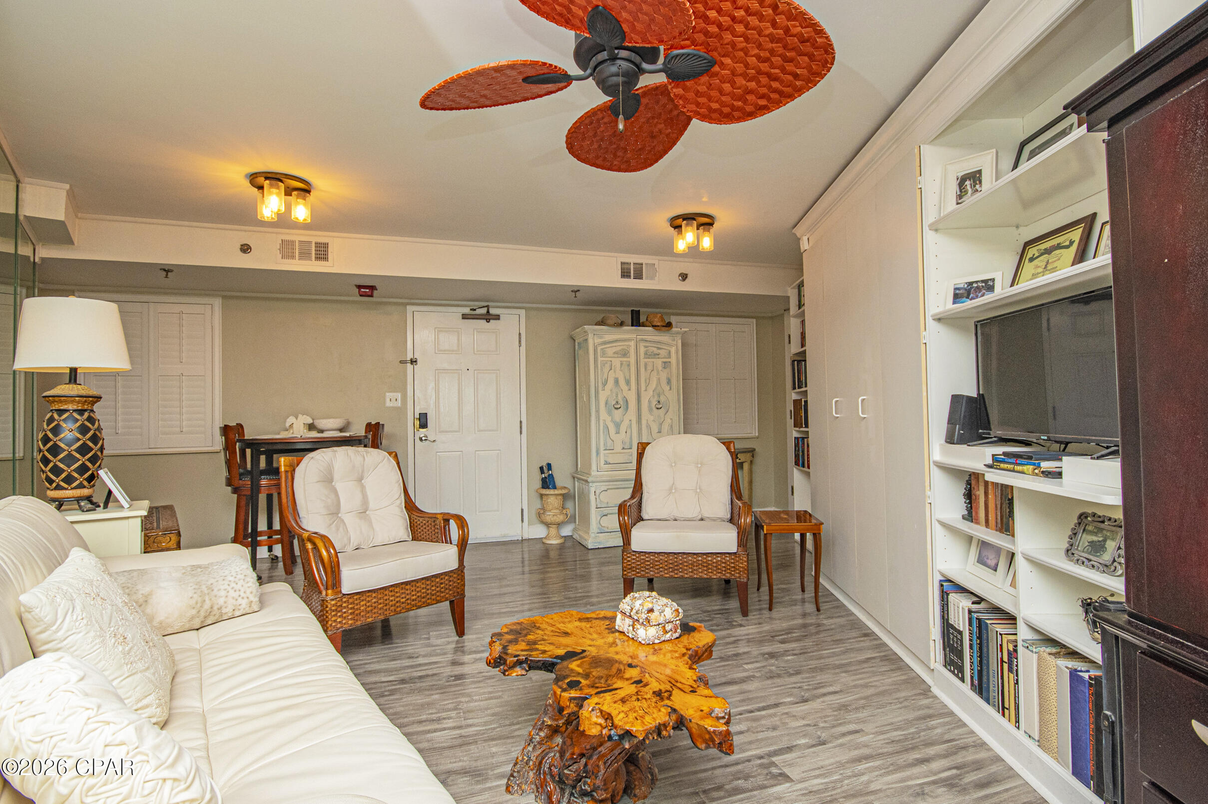 Image 3 For 4715 Thomas Drive E-2